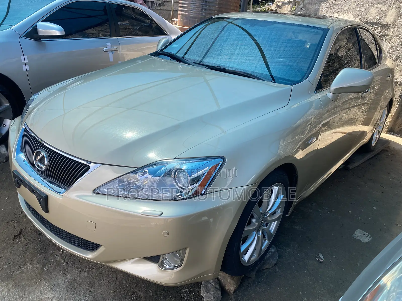 Lexus IS 250 2010 Gold
