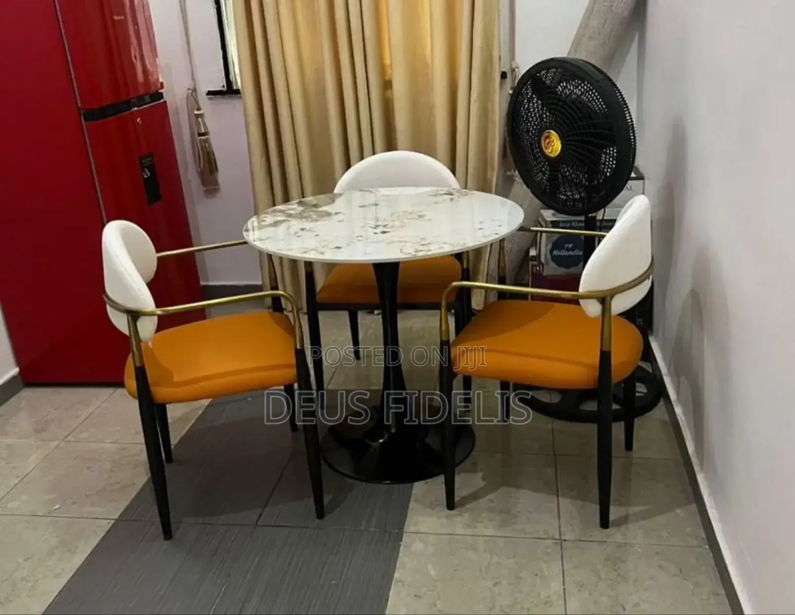Dining Table and
Dining Chair Restaurant Table