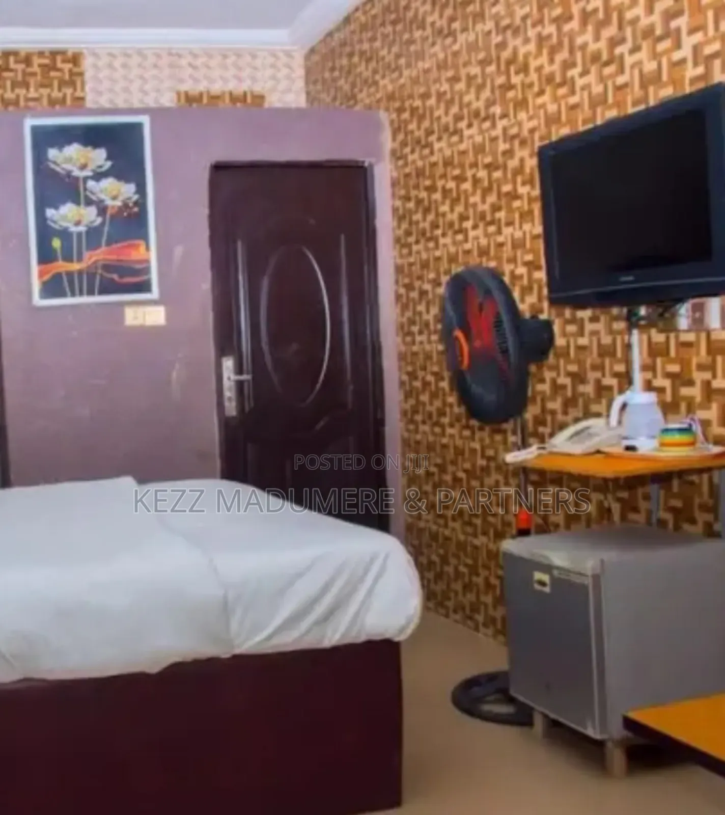 For Sale : 20 Rooms Hotel on 4 Plots in Owerri , Imo State