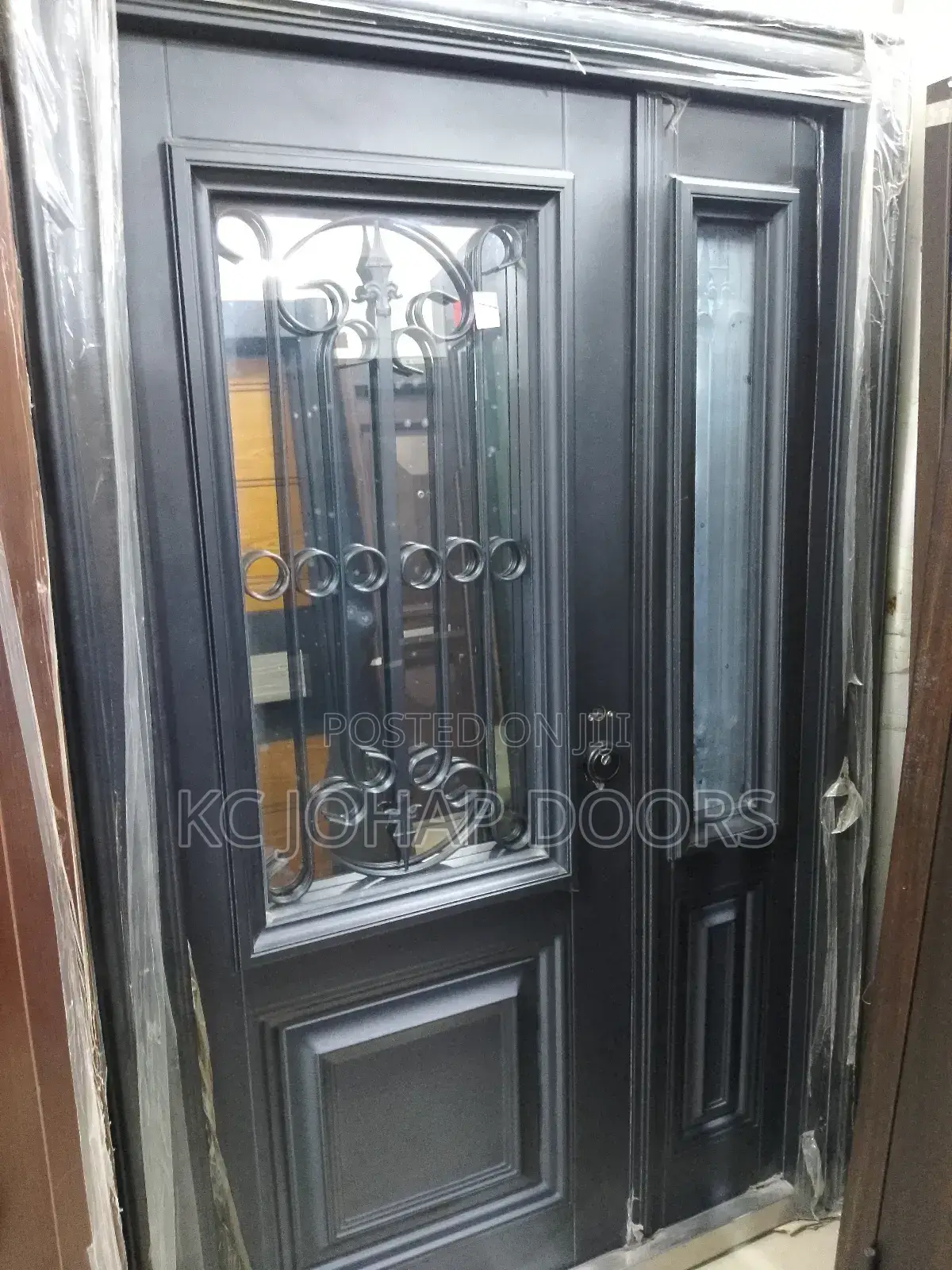 Entrance/Ente Room Door