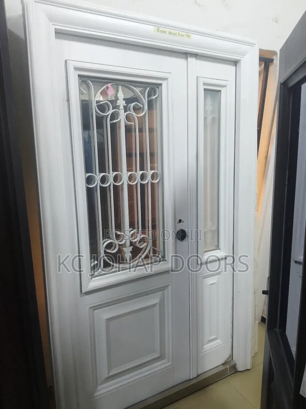 Entrance/Ente Room Door
