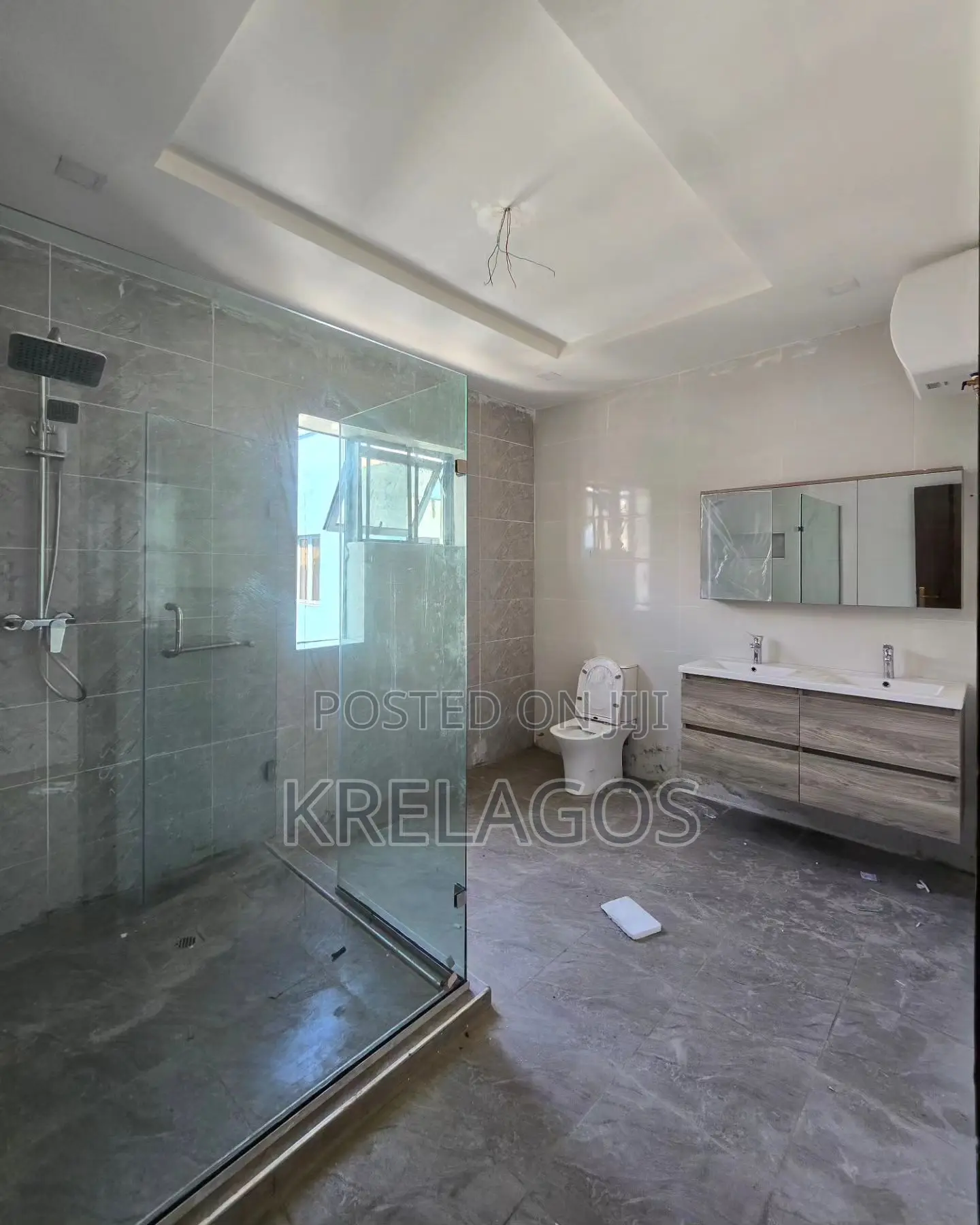 5bdrm Duplex in Chevron for sale