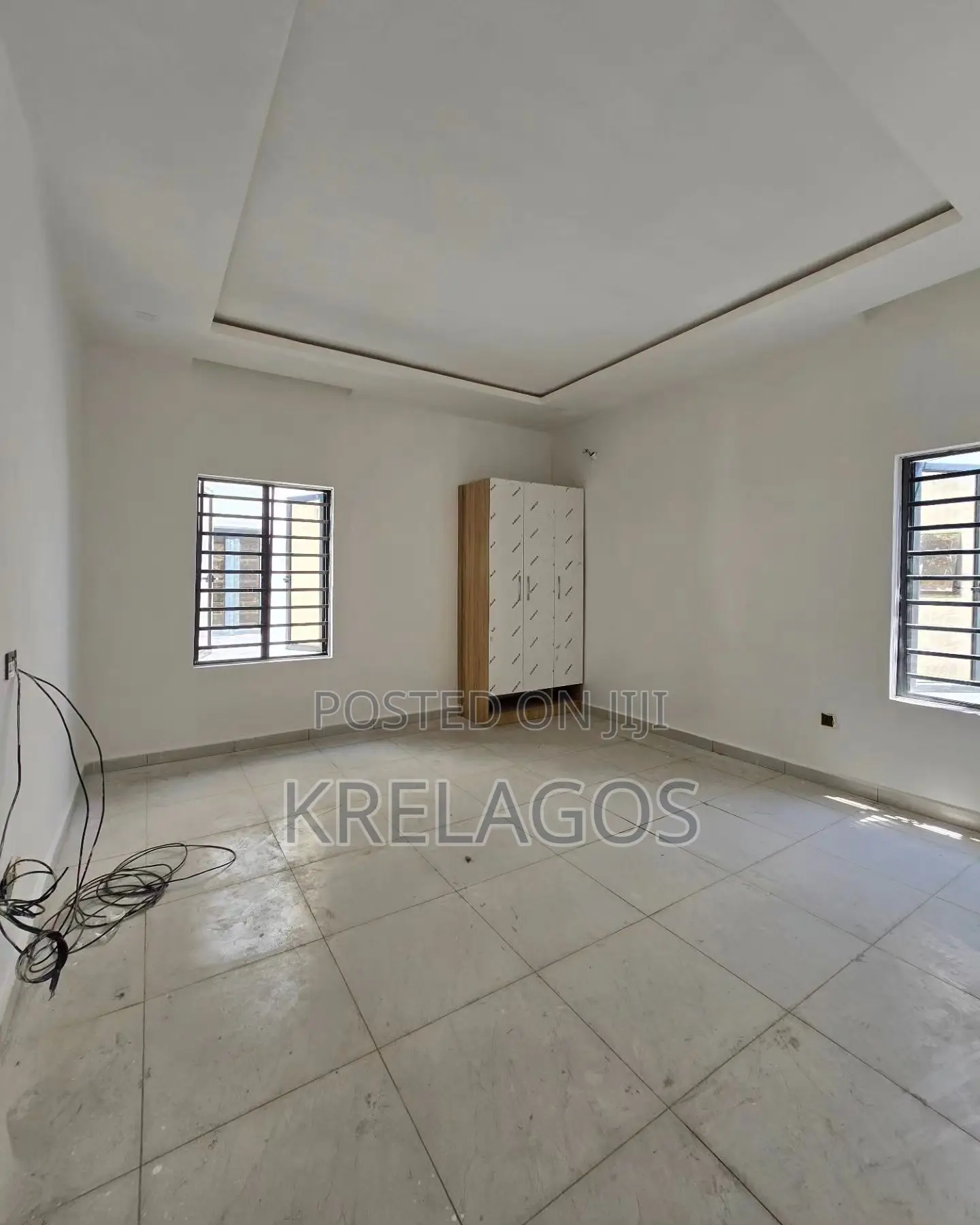 5bdrm Duplex in Chevron for sale