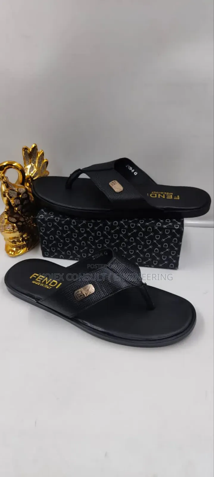 Fendi Leather Men Slippers