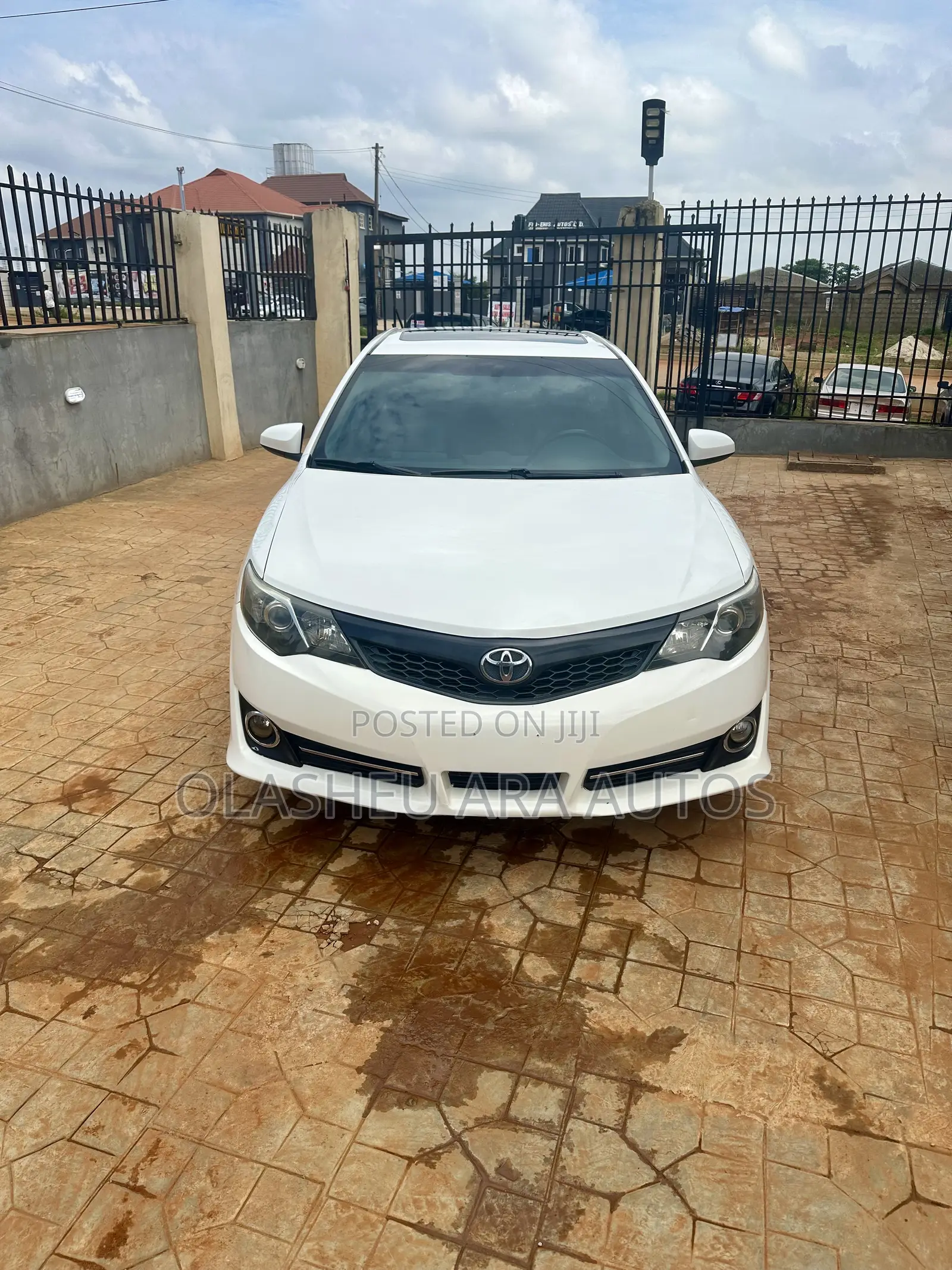 Toyota Camry SE Limited Edition 4dr Sedan (2.5L 4cyl 6A) 2012 White