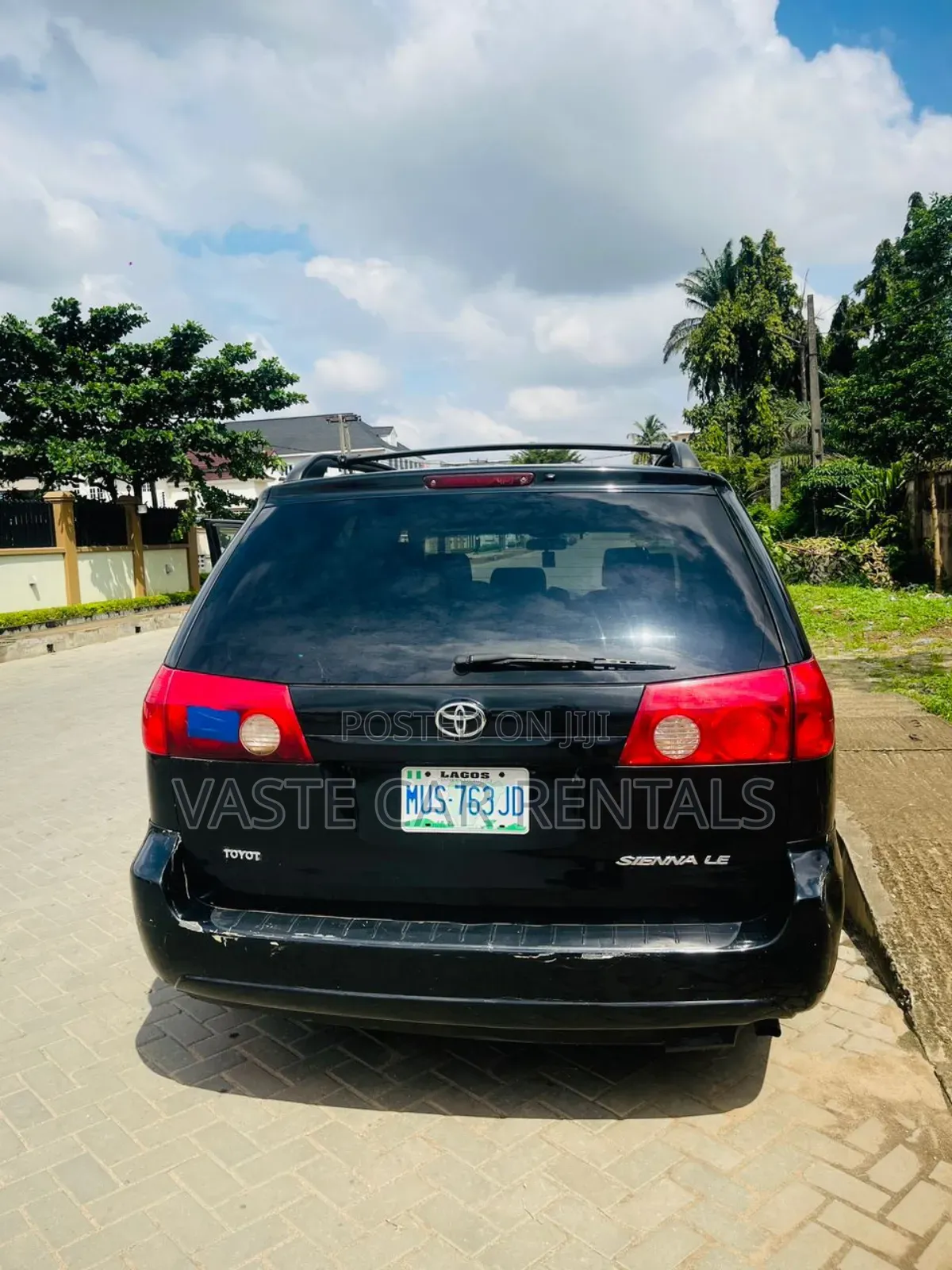Toyota Sienna Airport Pickup & Drop-off In Lagos – Book Now