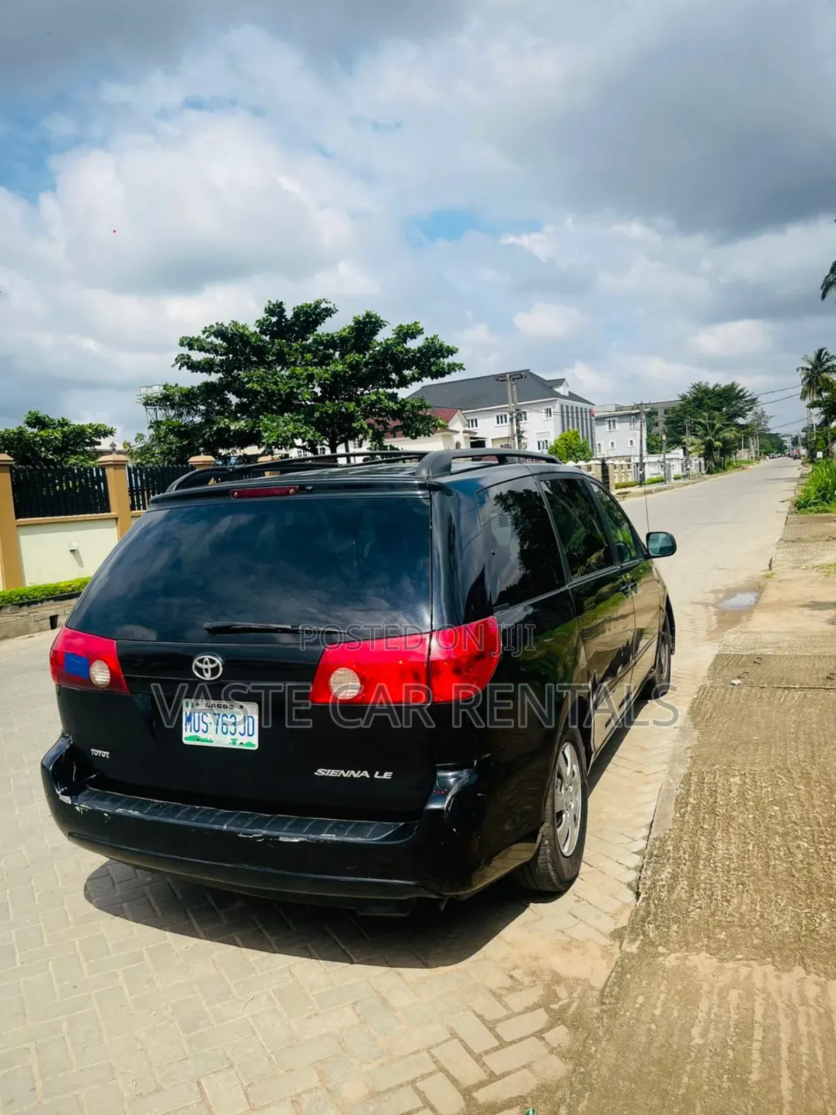Toyota Sienna Airport Pickup & Drop-off In Lagos – Book Now