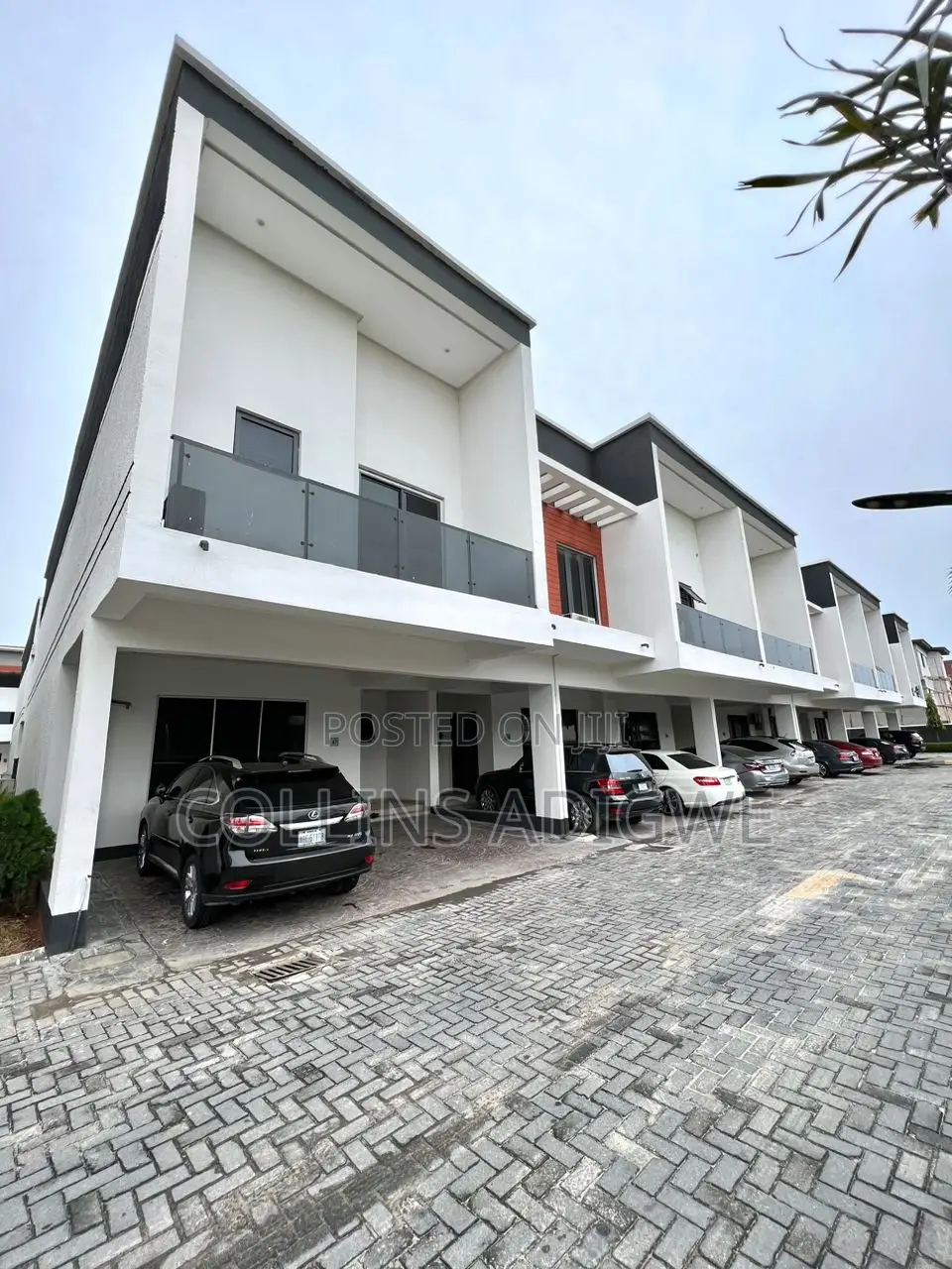 4bdrm Townhouse/Terrace in Dia Estate Ologolo for sale