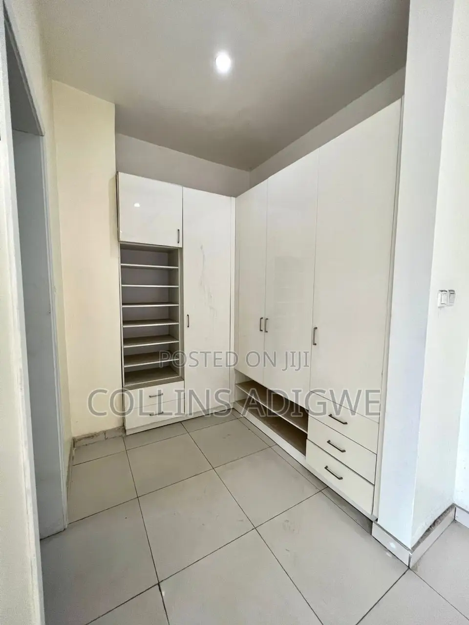 4bdrm Townhouse/Terrace in Dia Estate Ologolo for sale