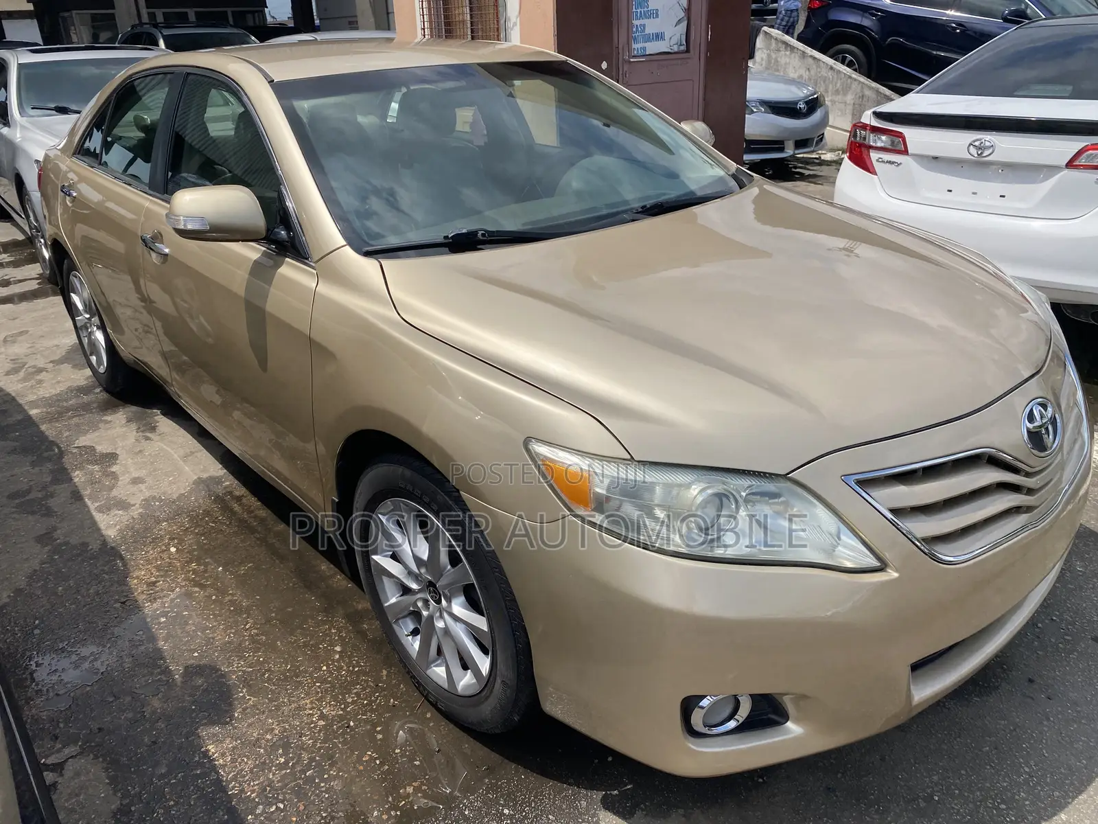 Toyota Camry 2011 Gold