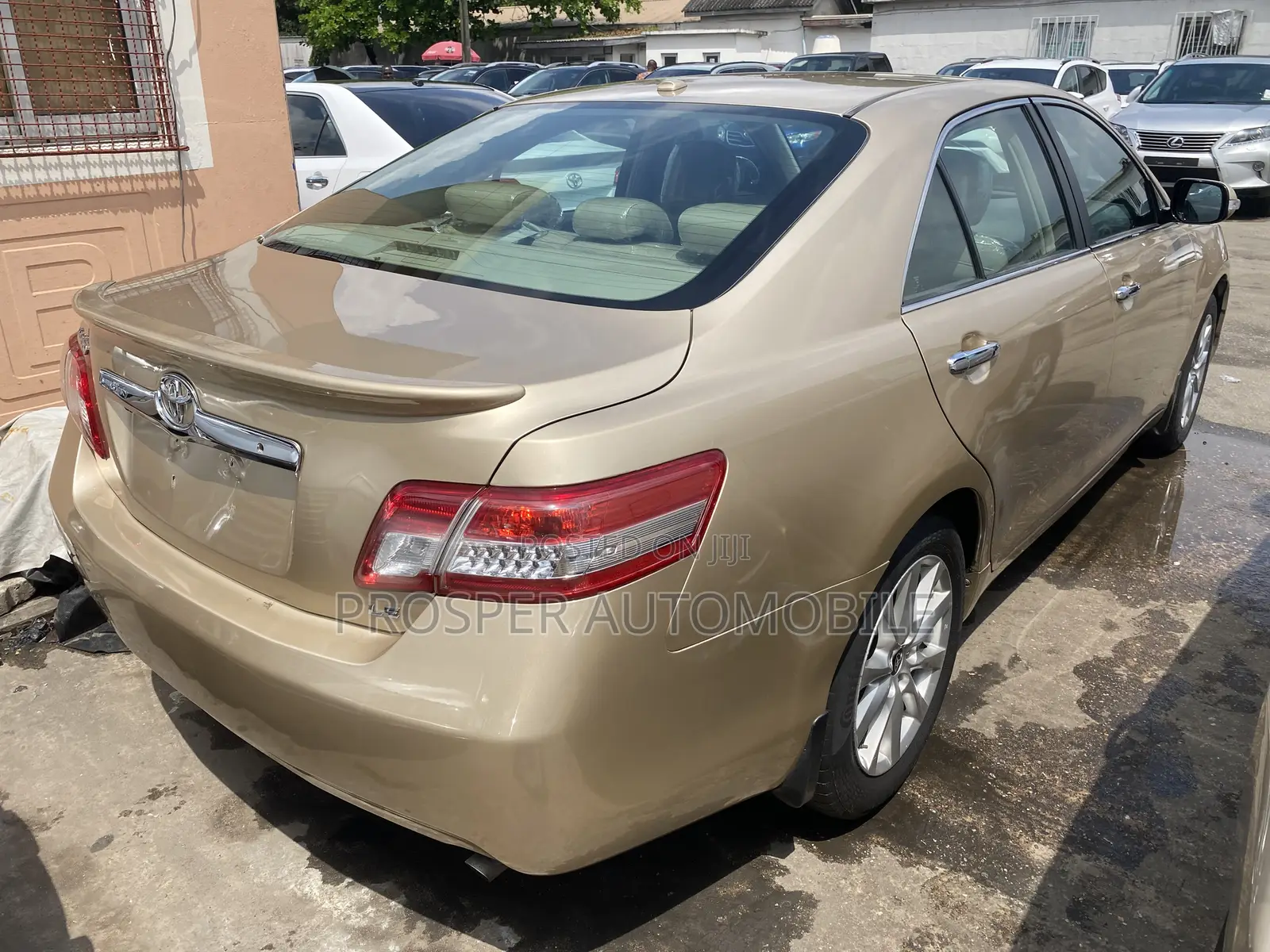 Toyota Camry 2011 Gold