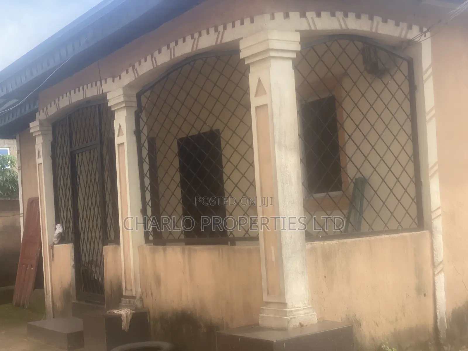 Furnished 7bdrm Block of Flats in Benin City for sale