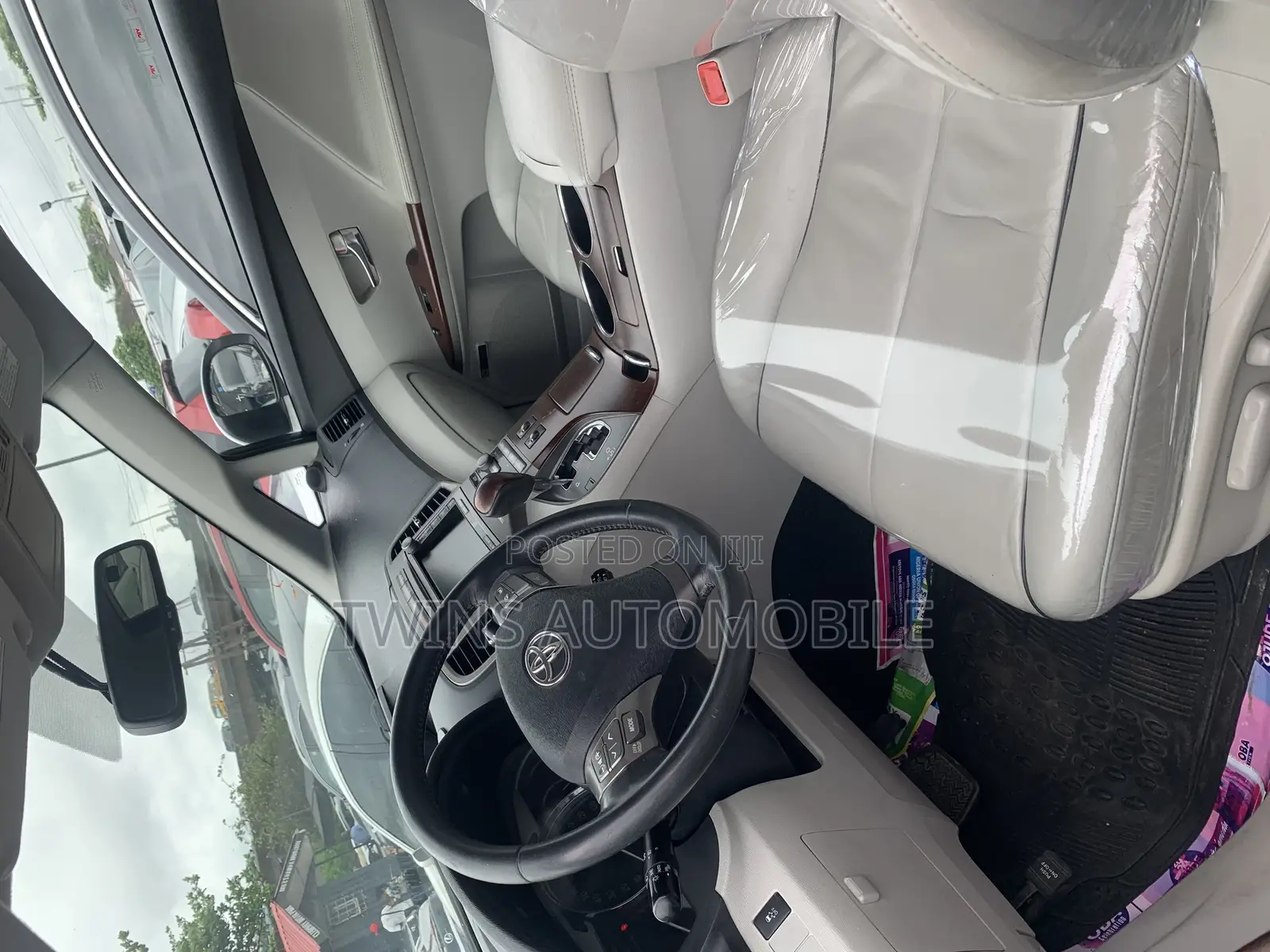 Toyota Venza V6 AWD 2010 White