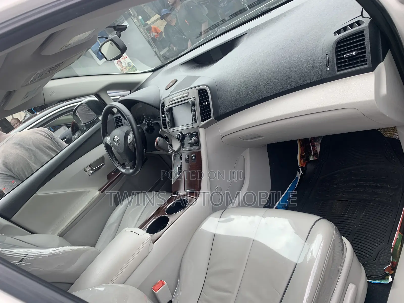 Toyota Venza V6 AWD 2010 White