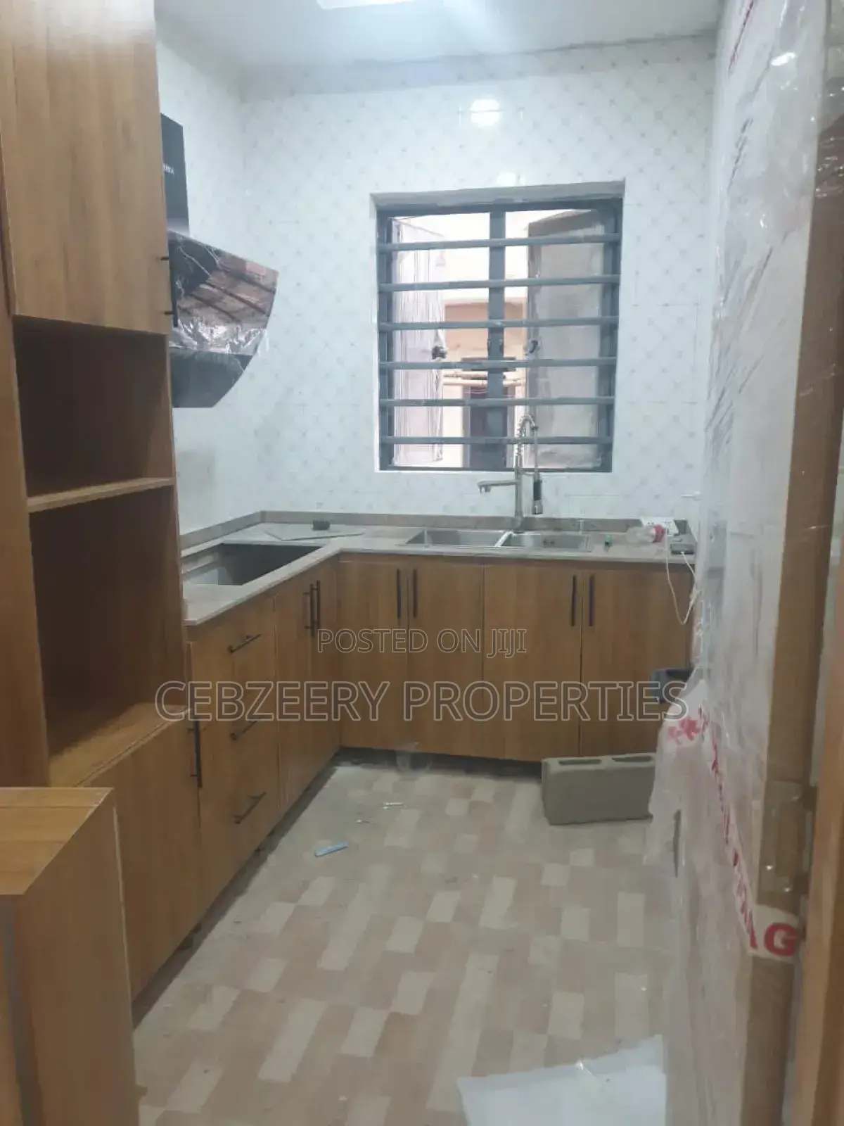 3bdrm Apartment in Dideolu, Ogba for sale