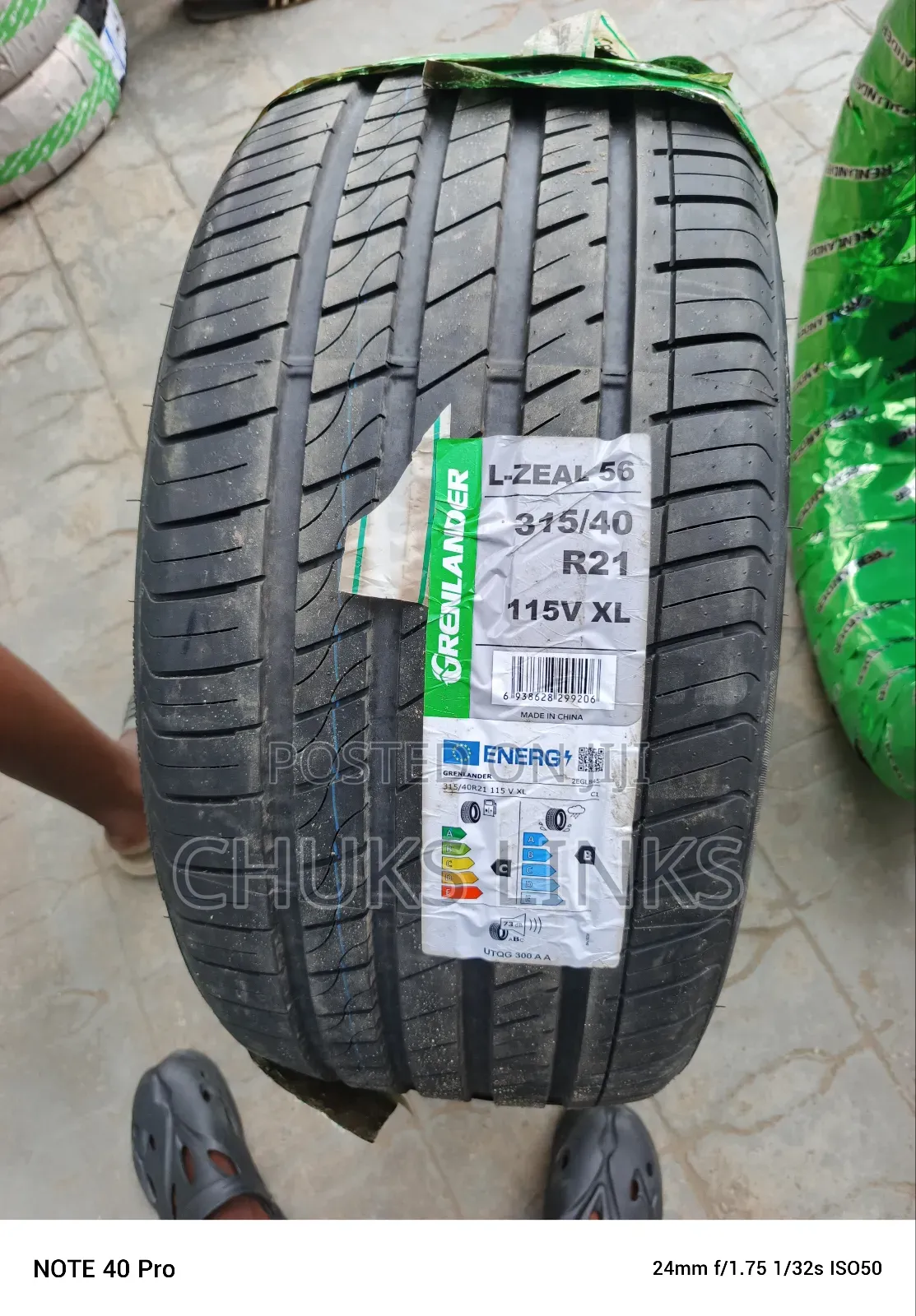 315/40r21 Tire