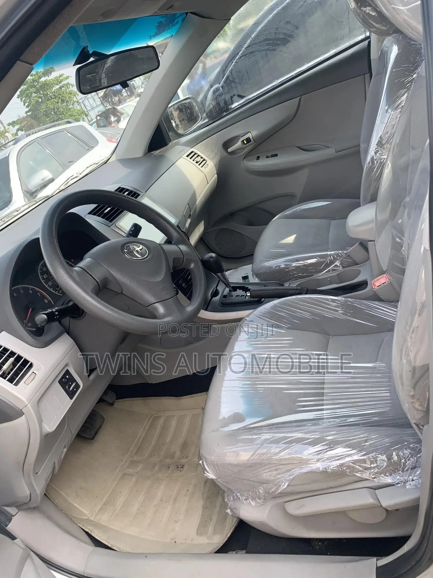 Toyota Corolla 2010 Silver