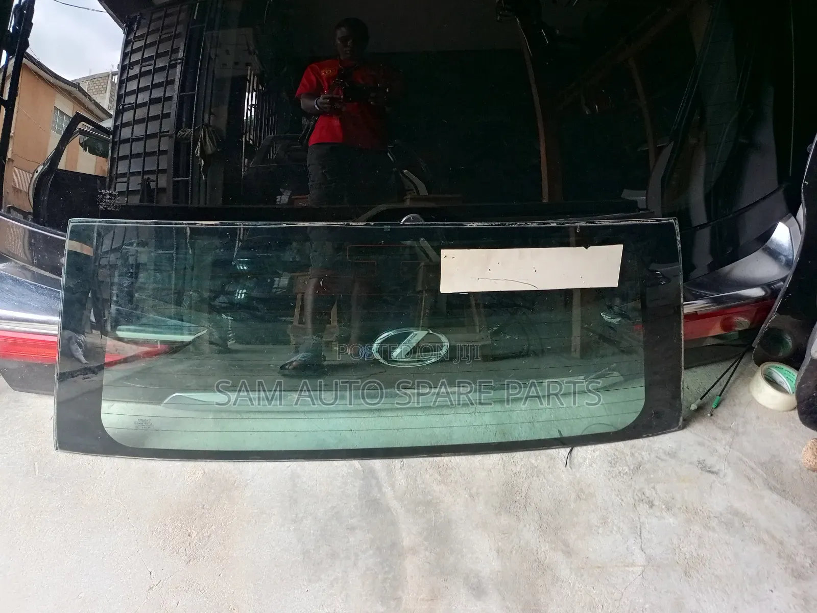 Toyota RAV4 Booth Glass 998 Model