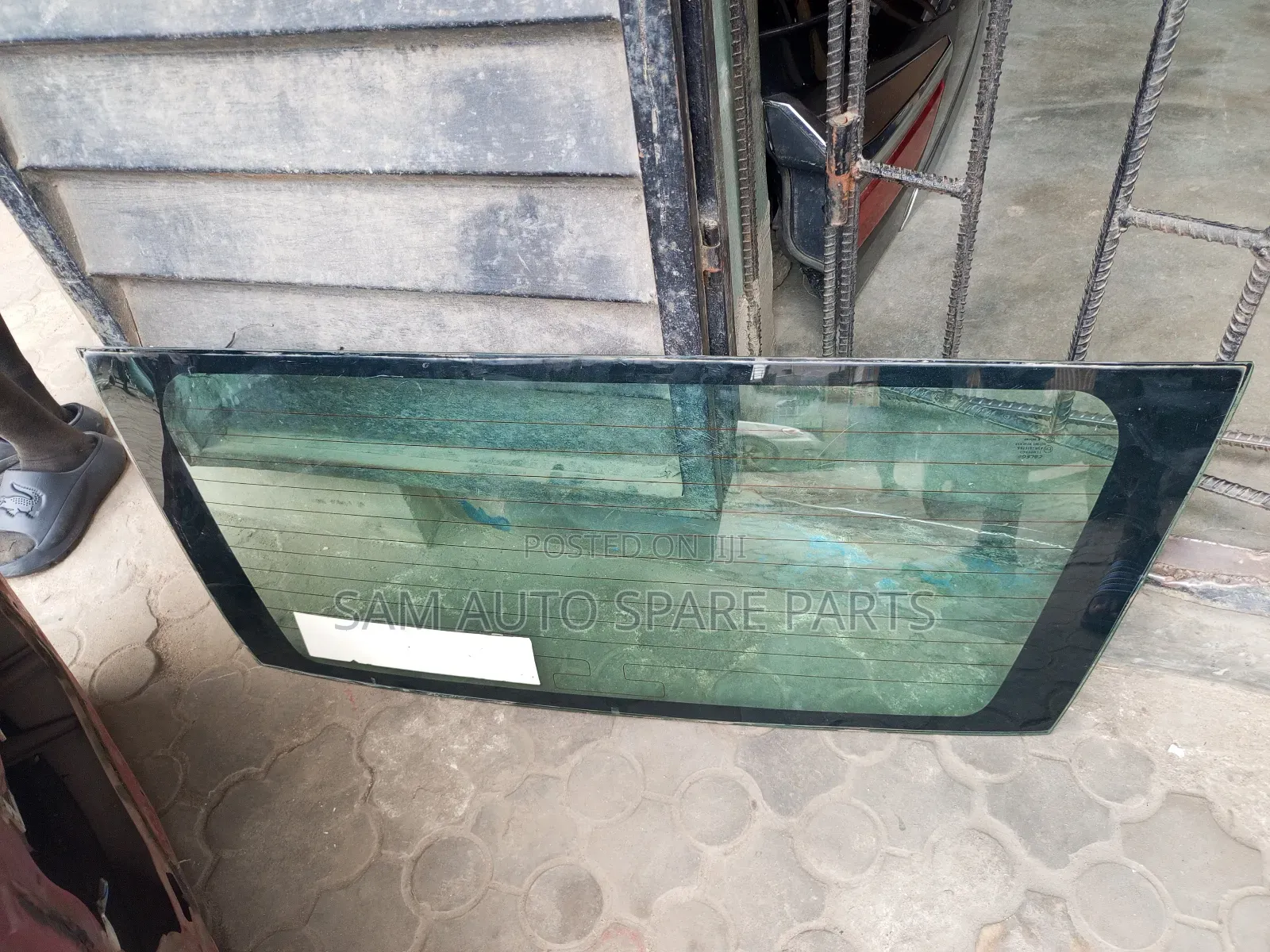 Toyota RAV4 Booth Glass 998 Model