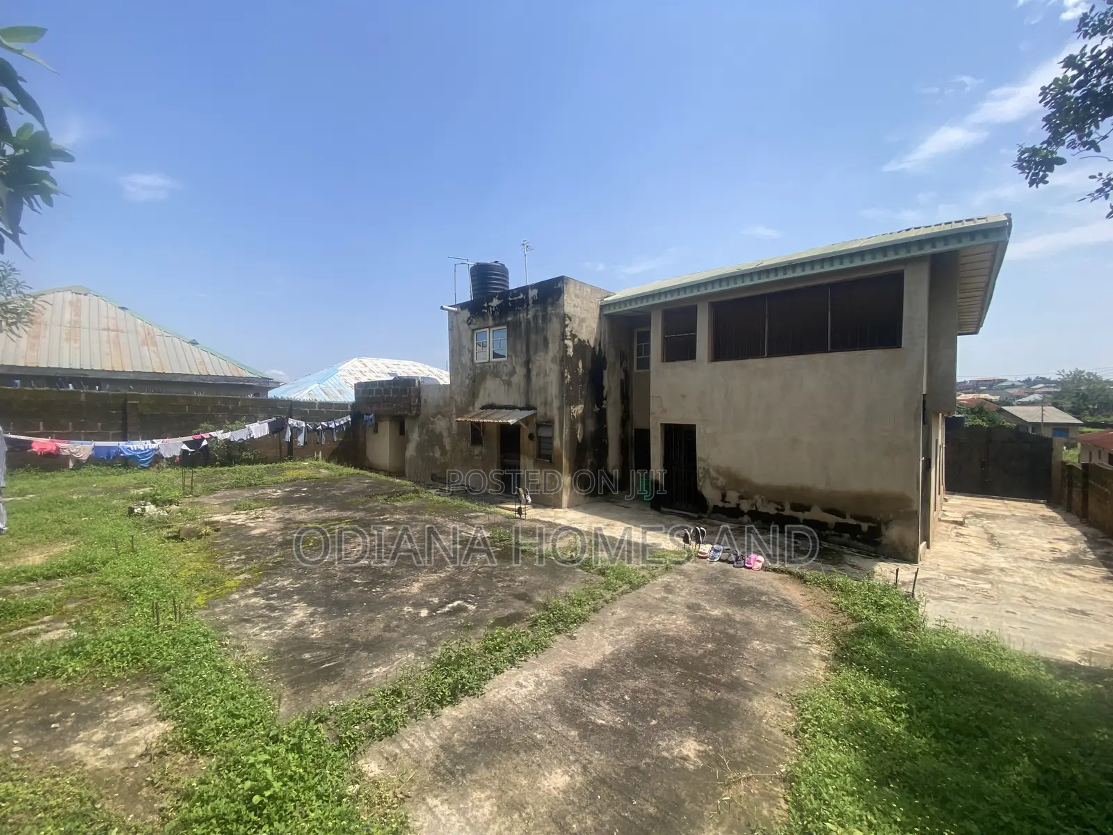 6bdrm Apartment in Off Apate-Awoton, Ibadan for sale