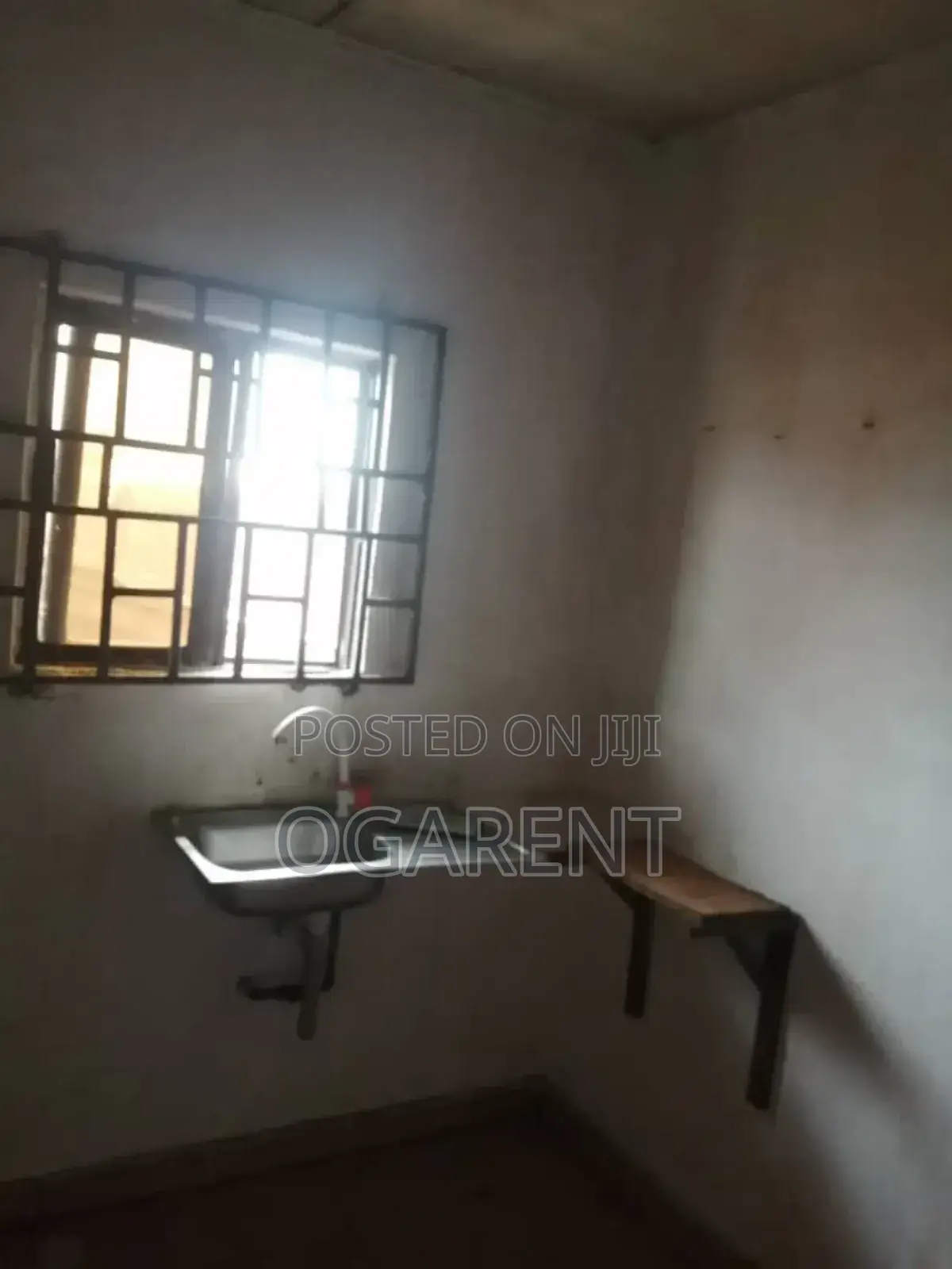 3bdrm Apartment in Sapele Road, Benin City for rent