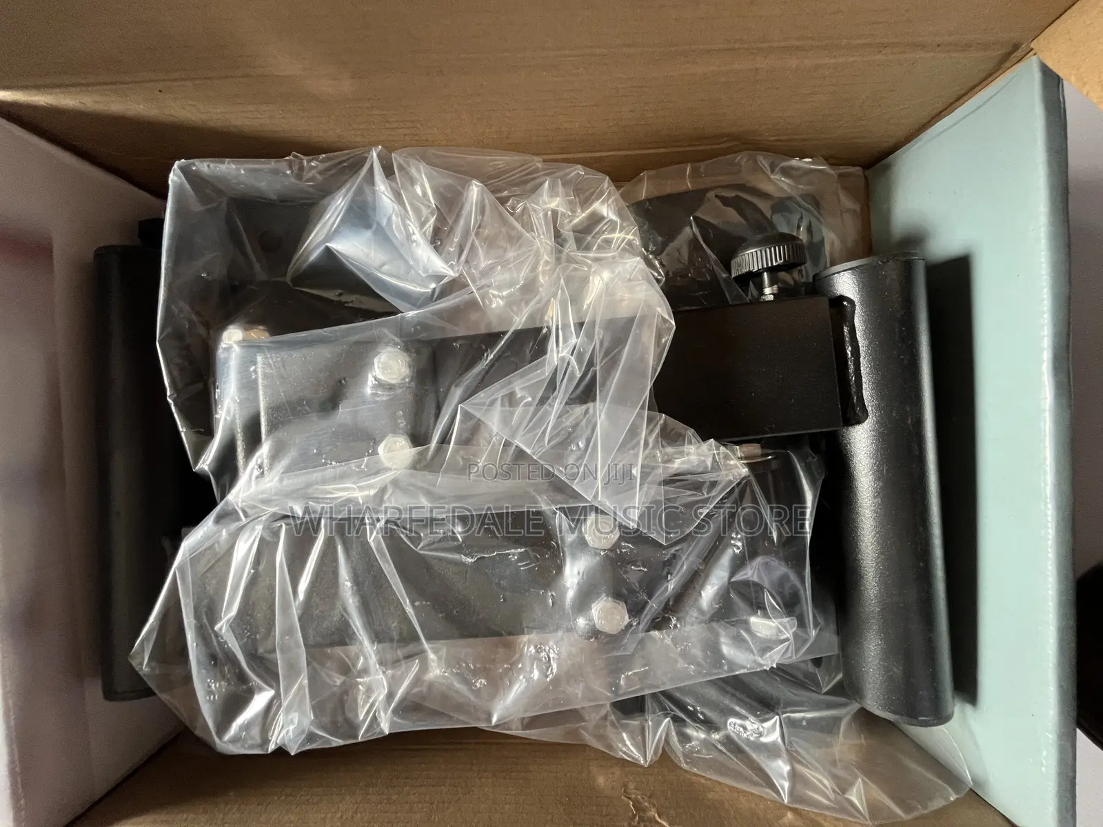 Black/ White Metal Wall Mount Bracket Speaker