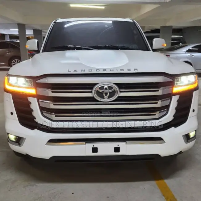 Toyota Land Cruiser 2011 White