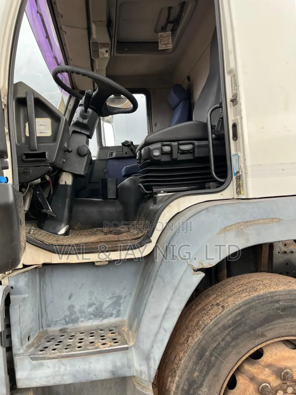 Man Diesel Truck Head 8 Tyres - M2000 - Foreign Use