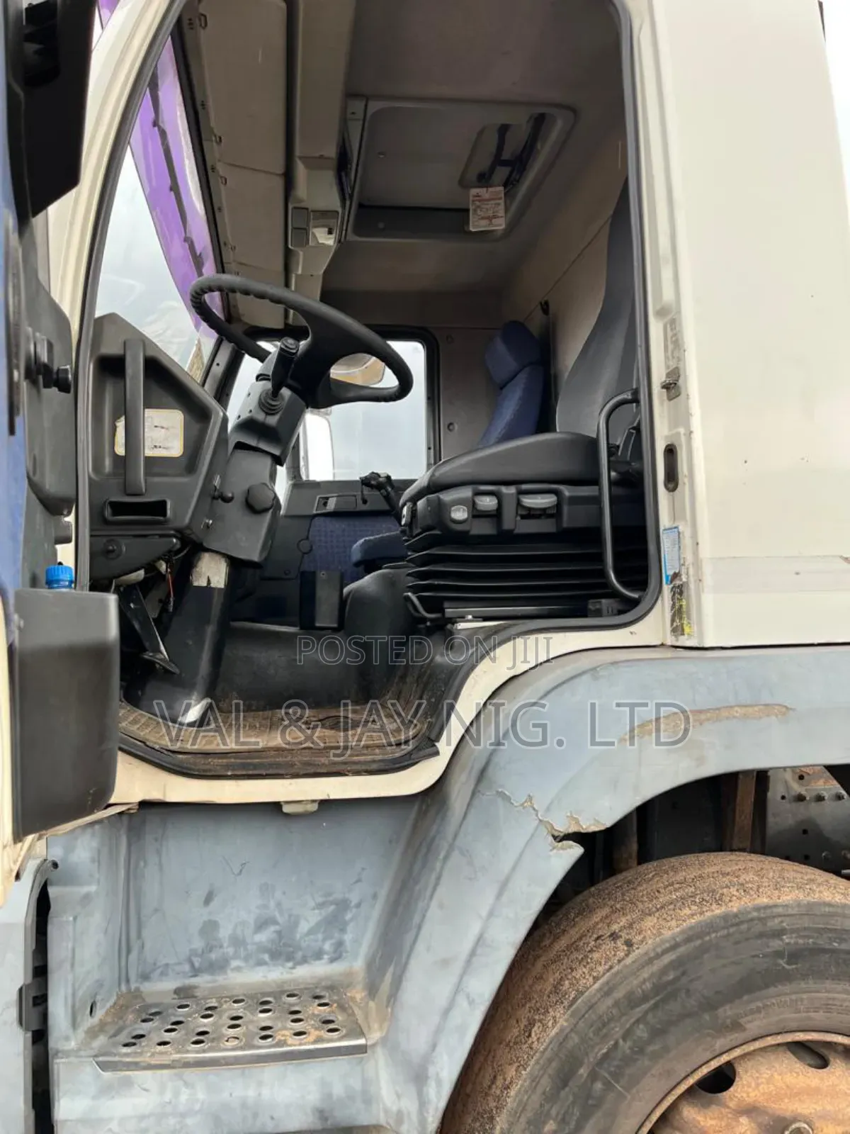Man Diesel Truck Head 8 Tyres - M2000 - Foreign Use