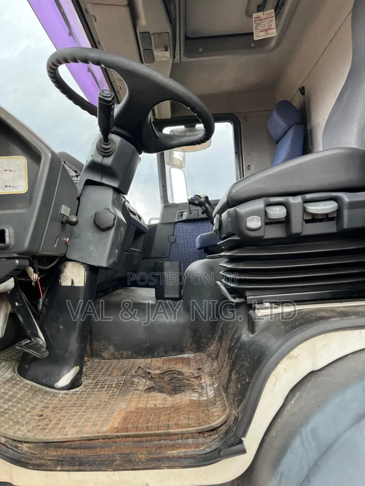 Man Diesel Truck Head 8 Tyres - M2000 - Foreign Use