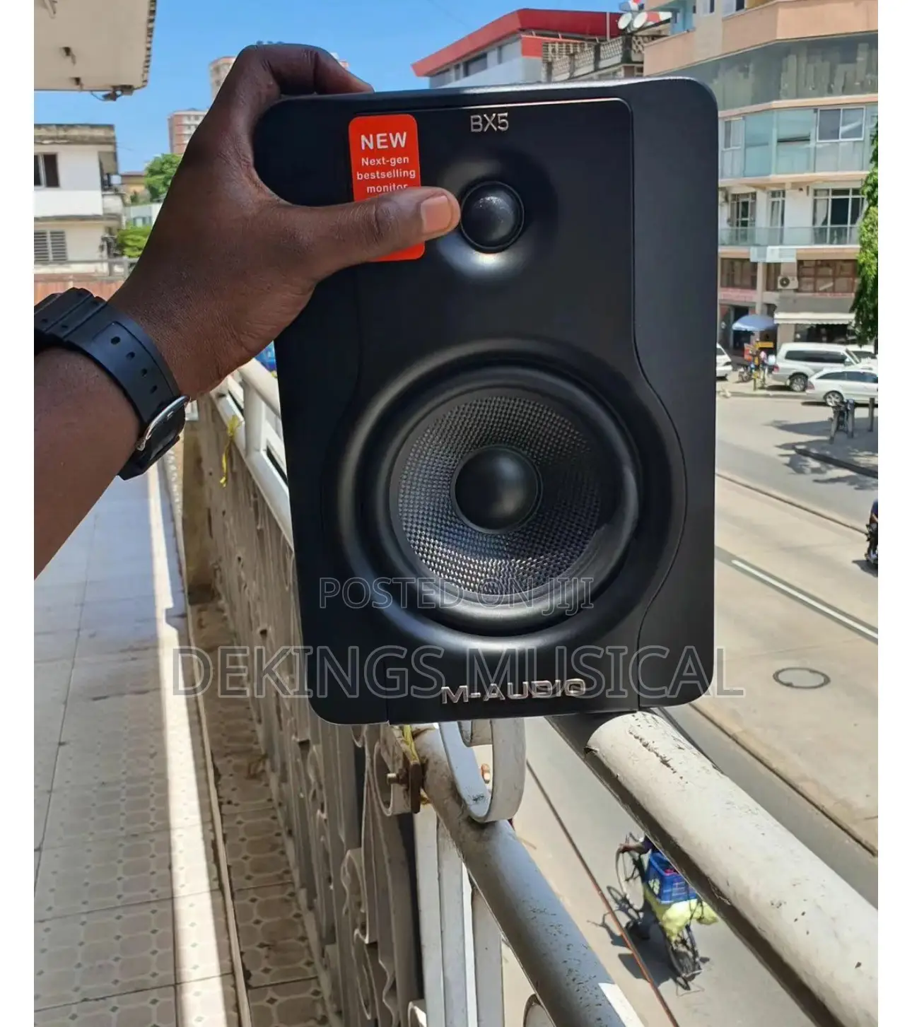 M-Audio BX5 D2 5′′ Powered Studio Monitor Speakers – (Pair)
