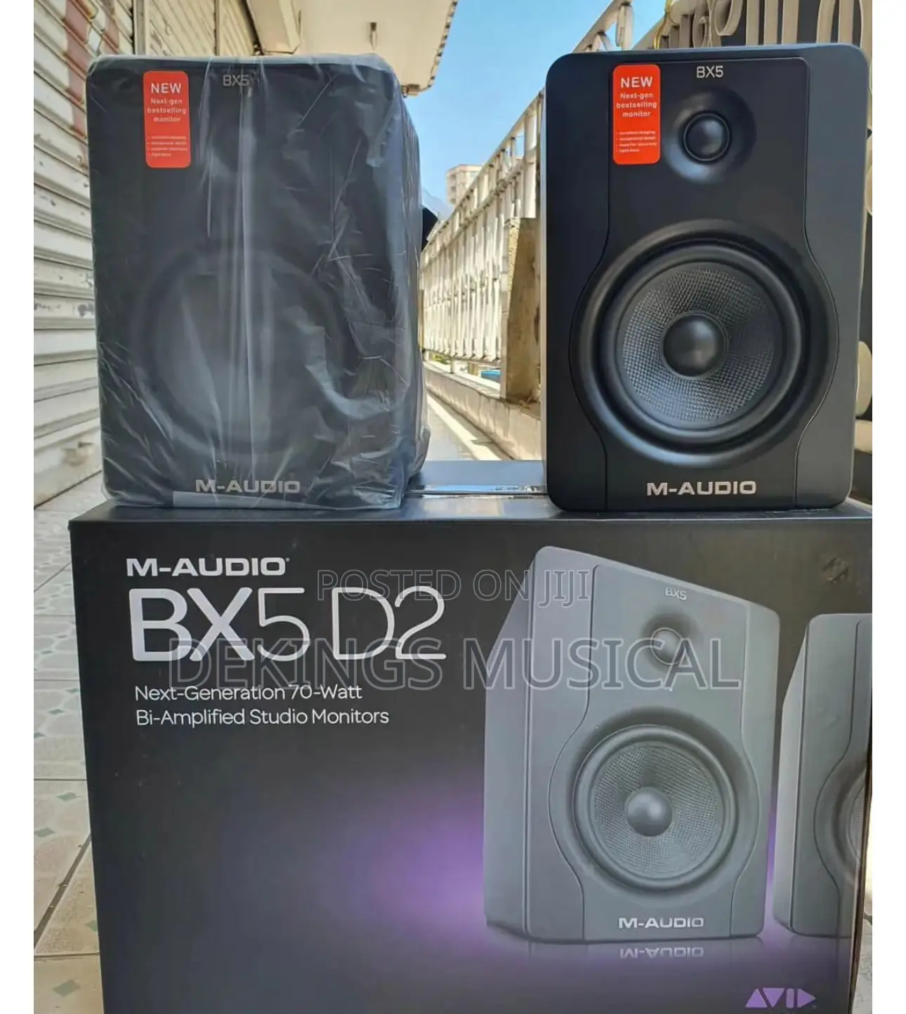 M-Audio BX5 D2 5′′ Powered Studio Monitor Speakers – (Pair)
