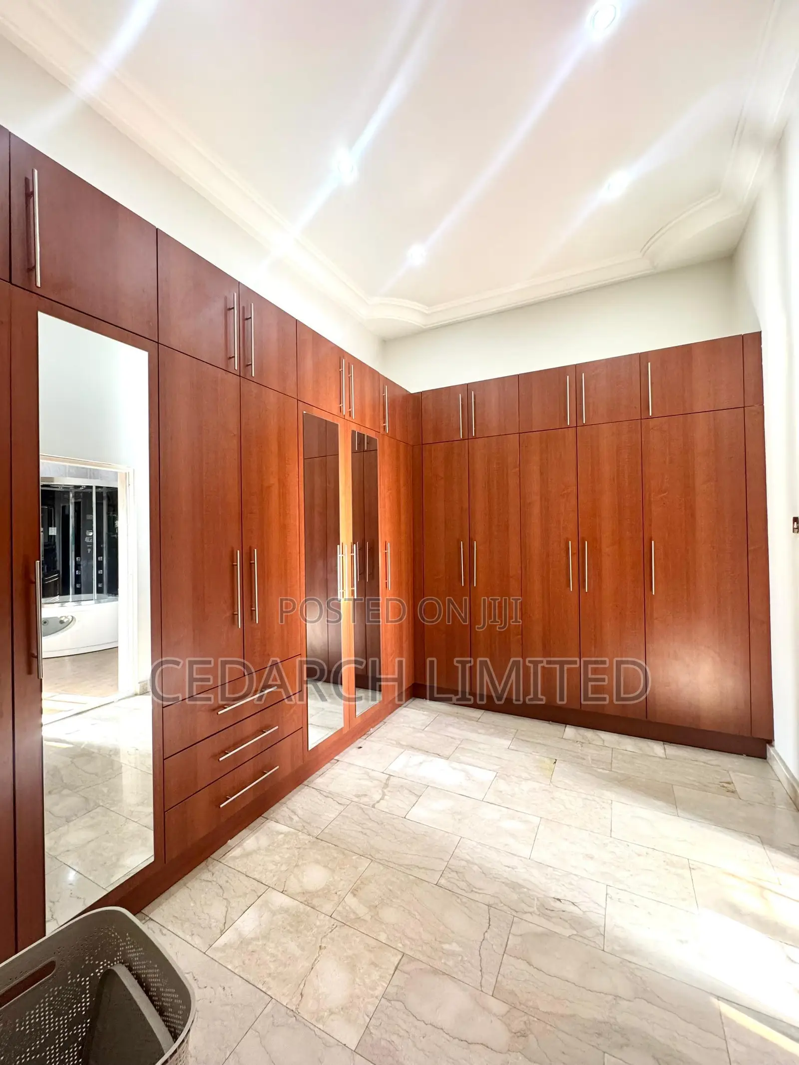 5bdrm Duplex in Maitama for sale