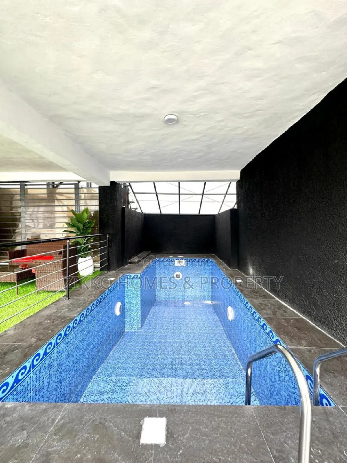 4bdrm Duplex in Ikota for sale