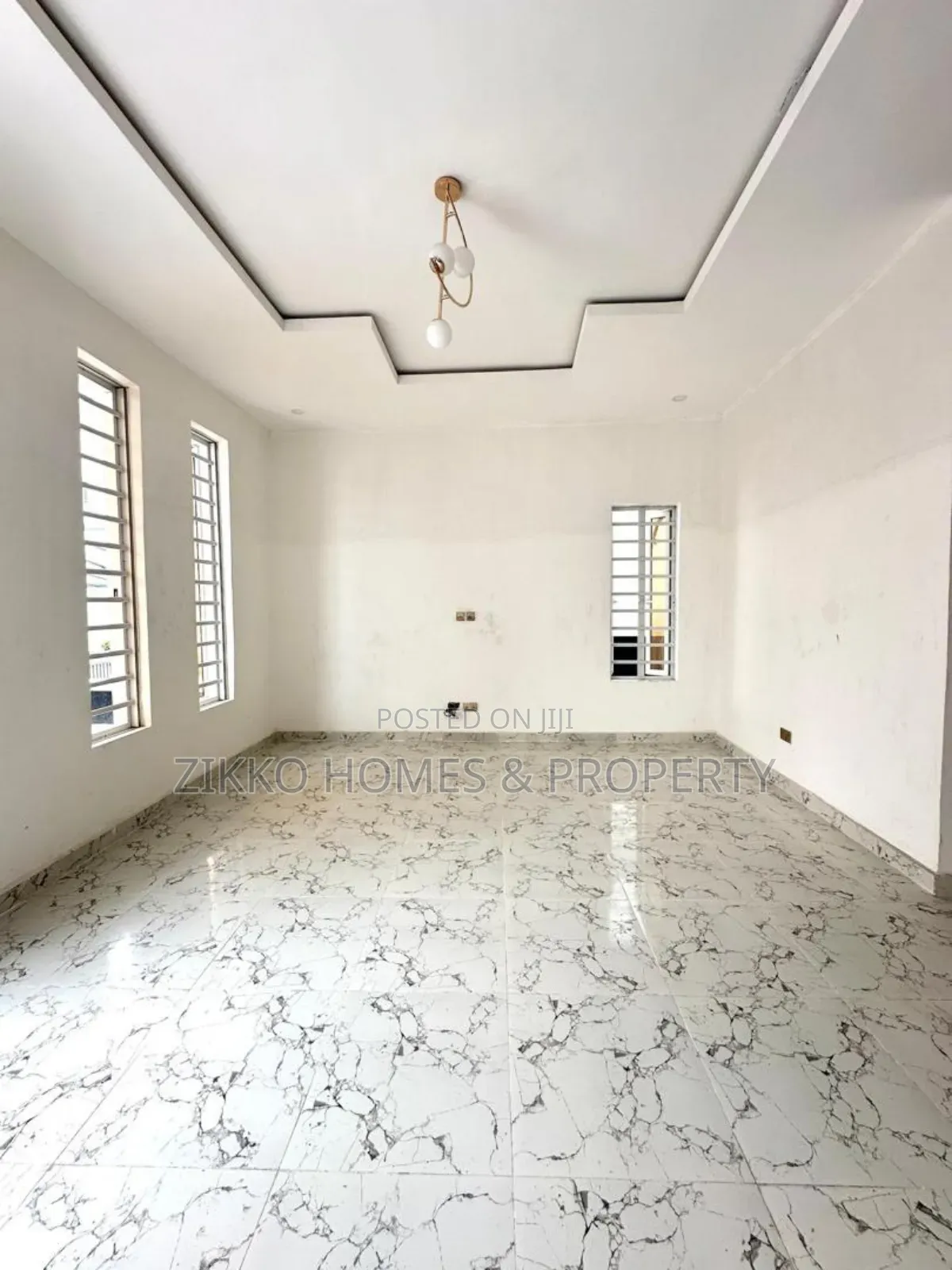 4bdrm Duplex in Ikota for sale