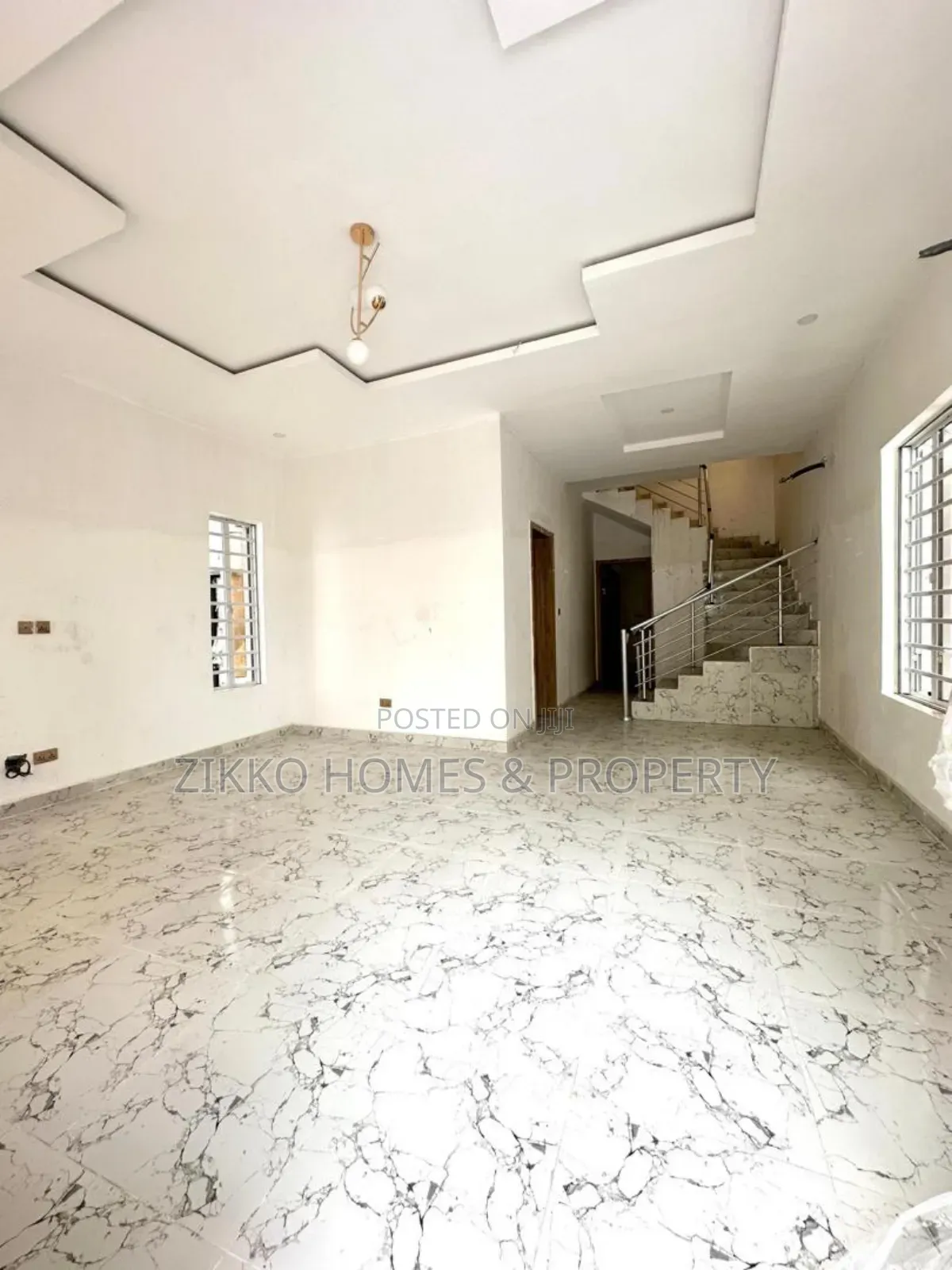 4bdrm Duplex in Ikota for sale