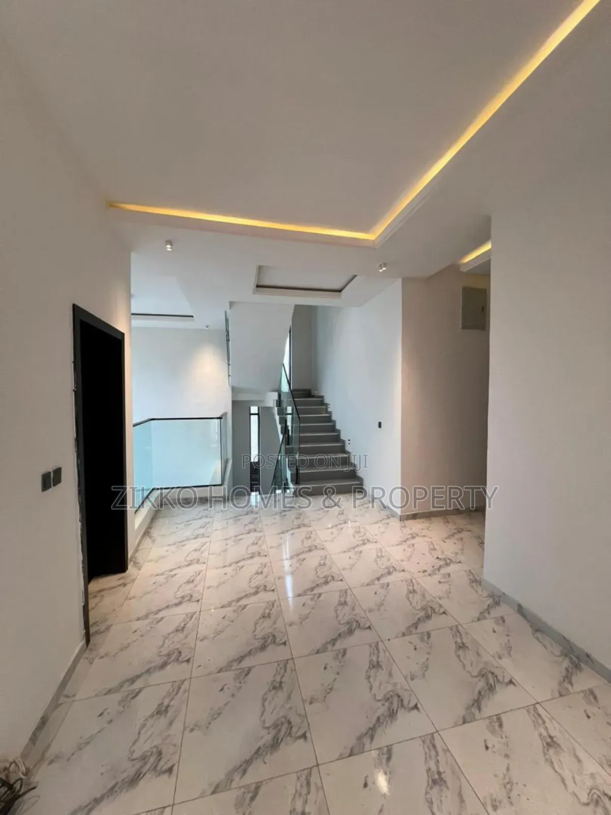 5bdrm Duplex in Orchid, Chevron for sale