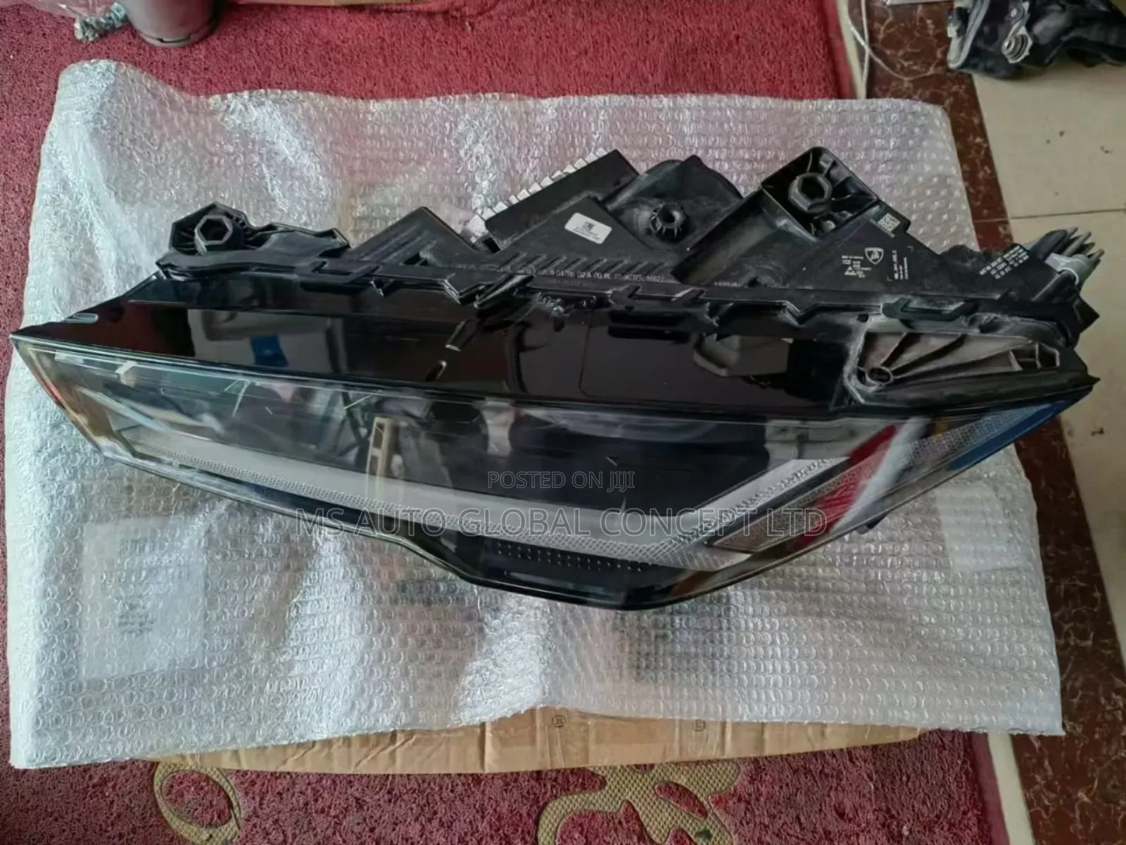 Lamborghini Urus Headlights