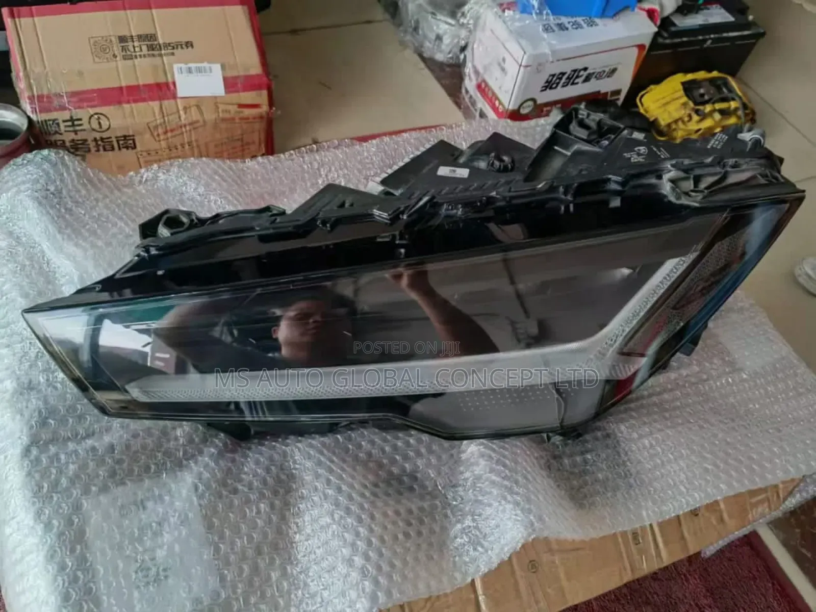 Lamborghini Urus Headlights