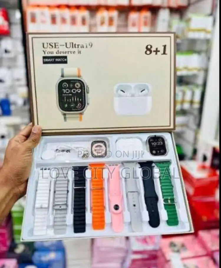 Use-Ultra19 Smart Watch 11in1 Amoled Display, Earpod,8 Strap
