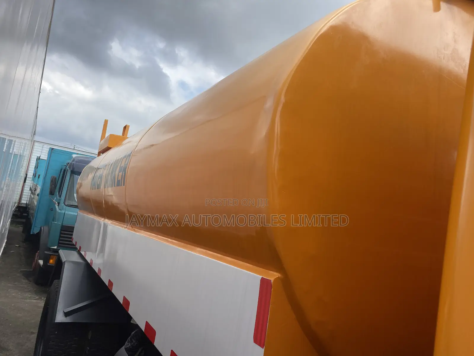 Mercedes Benz Water Tanker
