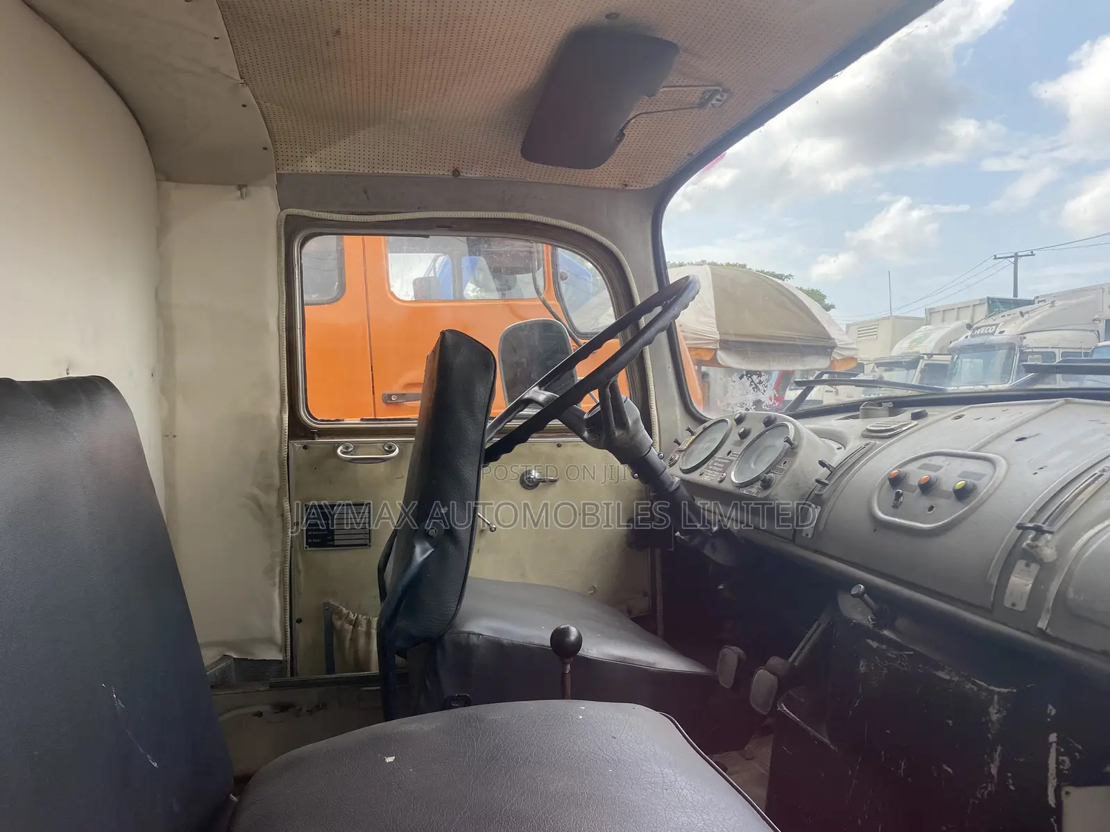 Mercedes Benz 1113 Firefighters Tipper