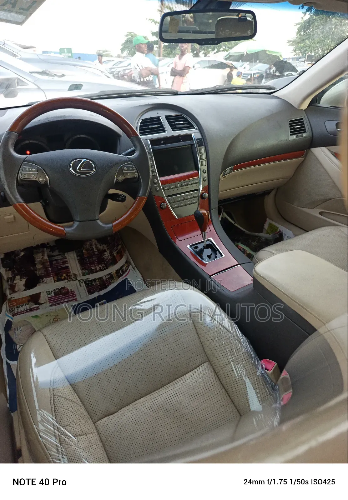 Lexus ES 350 2011 Gold