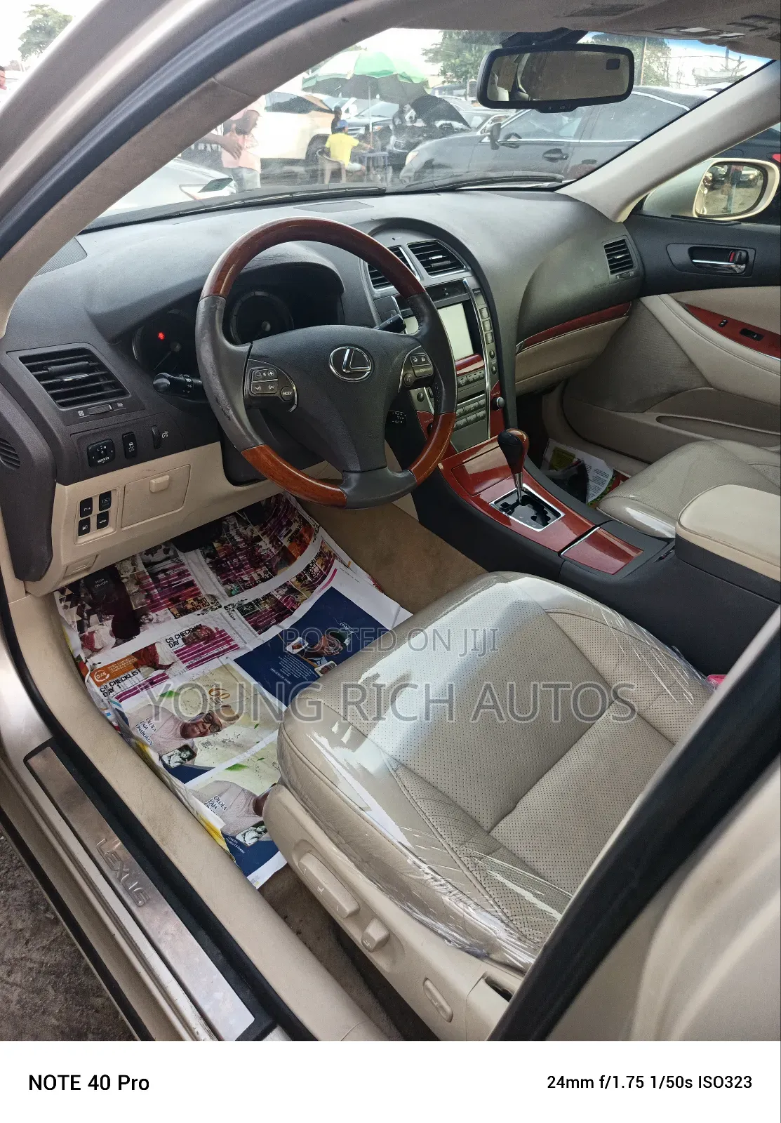 Lexus ES 350 2011 Gold
