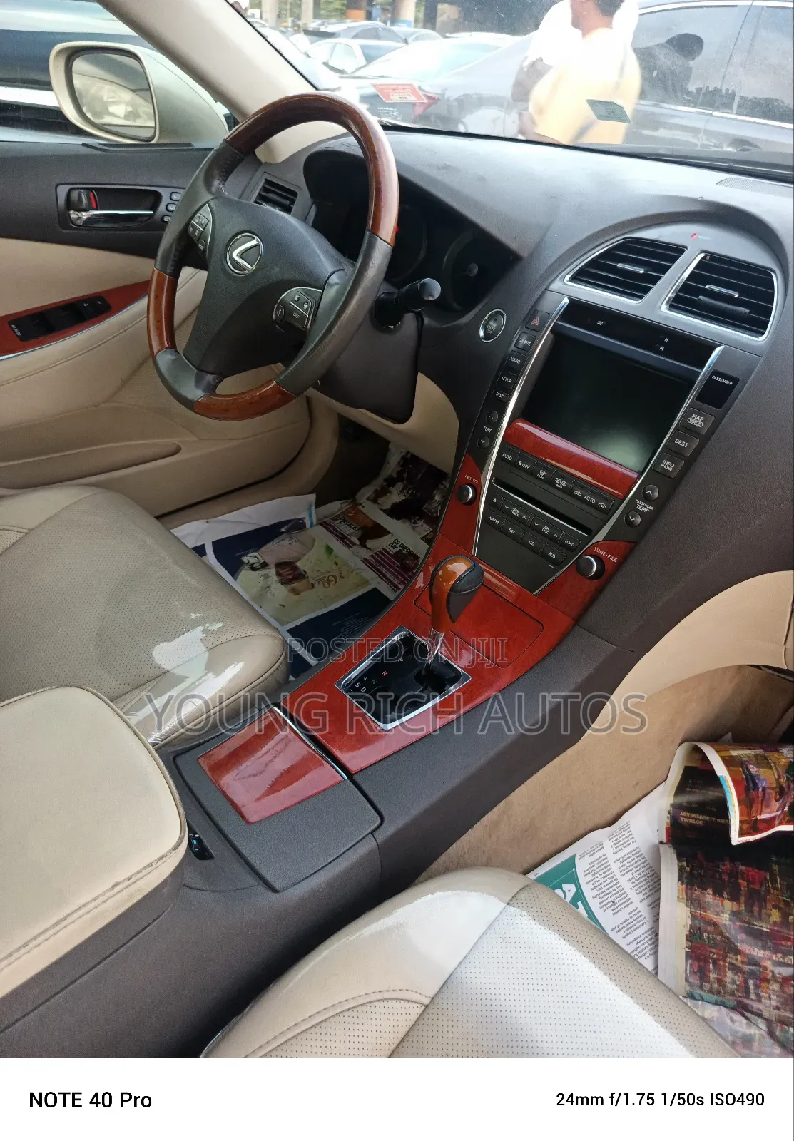 Lexus ES 350 2011 Gold