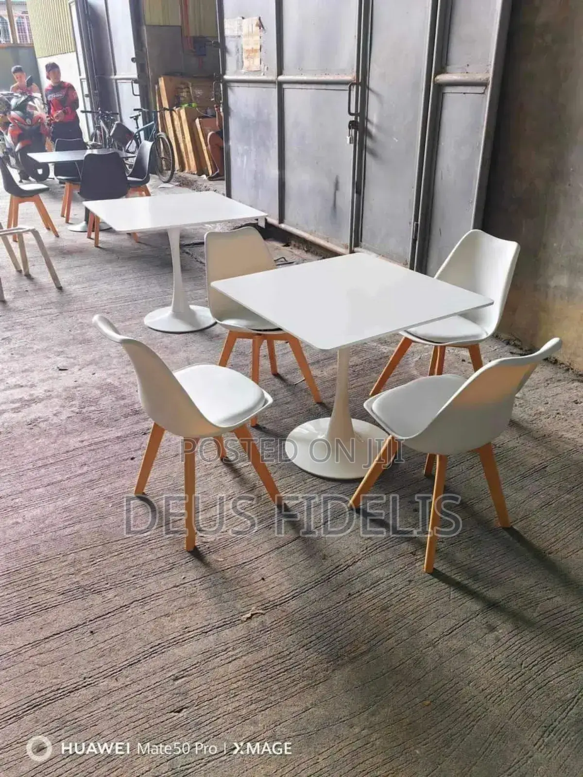 Plastic Lounge Table and Chairs