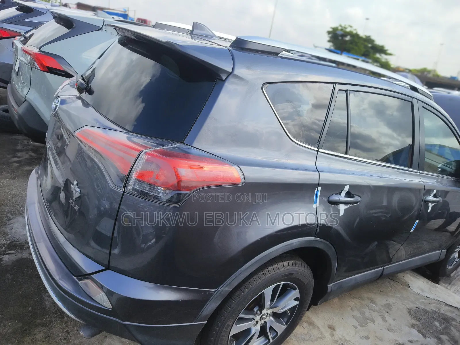 Toyota RAV4 XLE AWD (2.5L 4cyl 6A) 2016 Gray