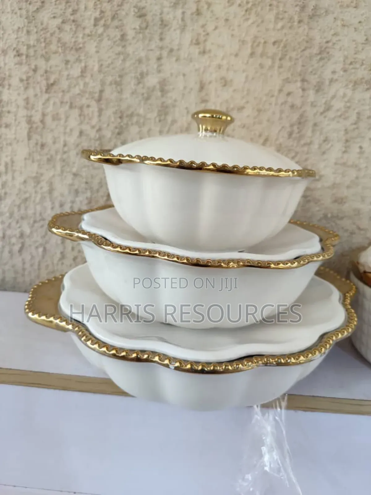 Exotic White Thick Glass Plates With Gold Plated Edges