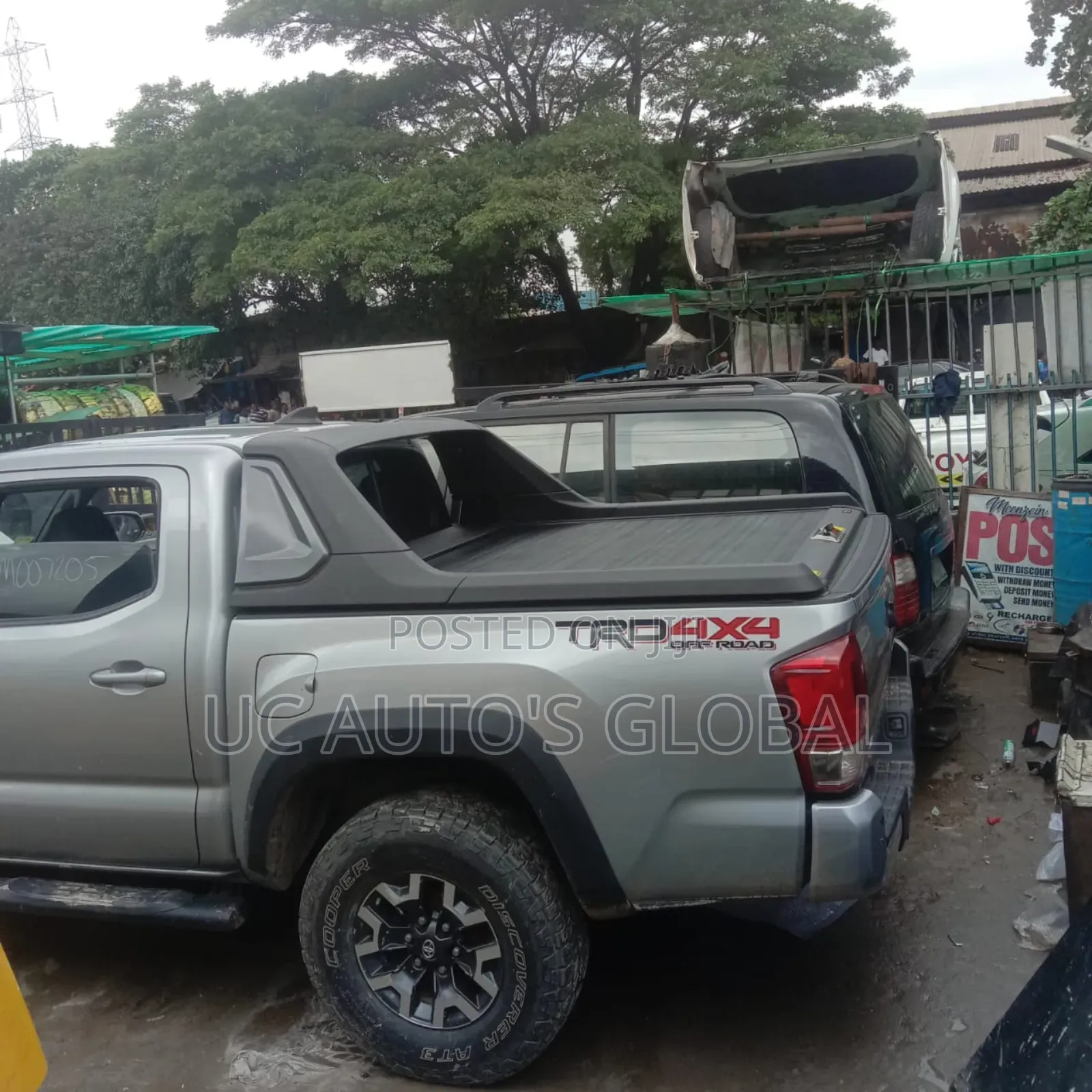 Bootcover Roller/TRD Spoiler for Tacoma 2018