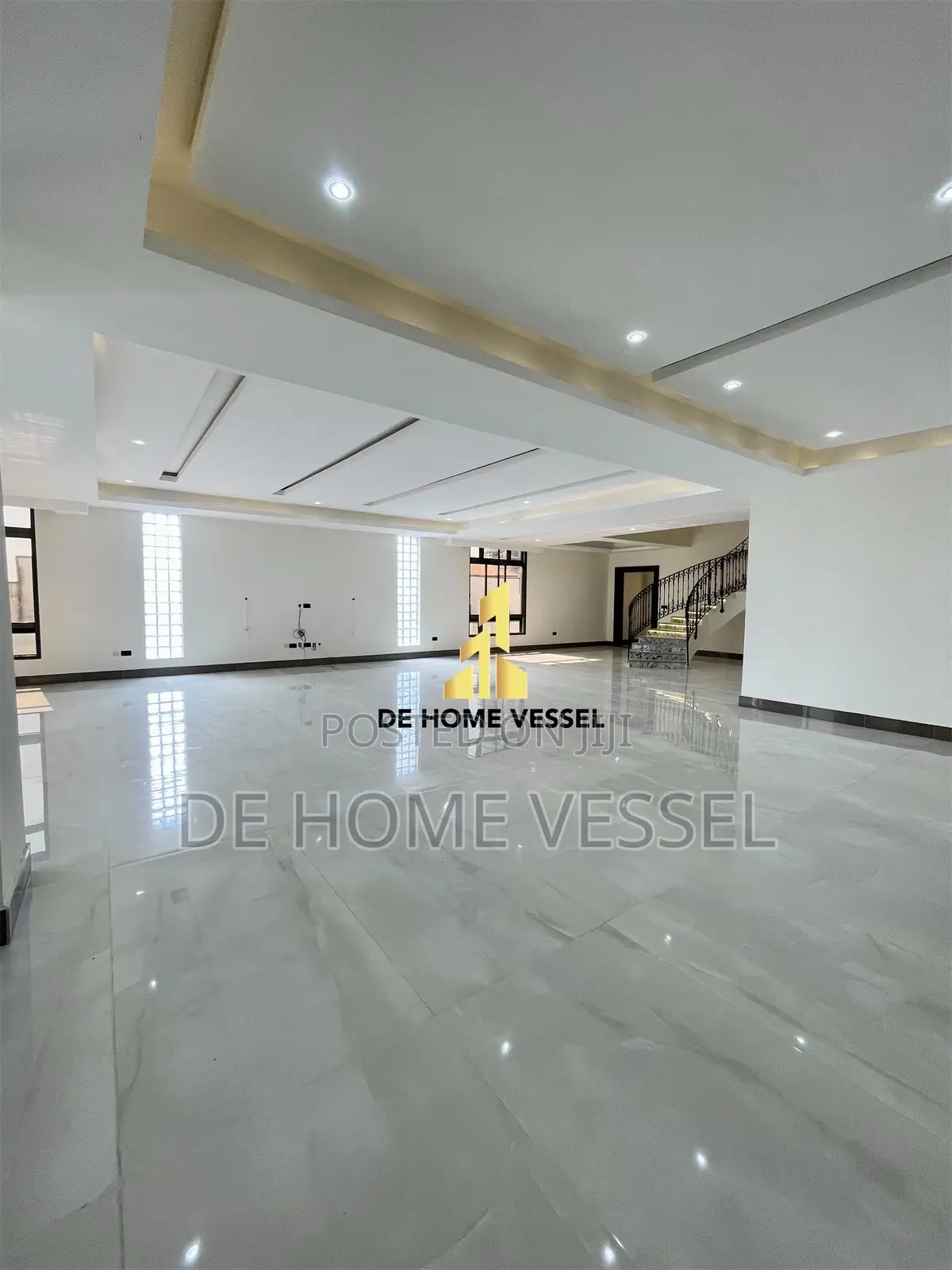 5bdrm Penthouse in Ikoyi for sale